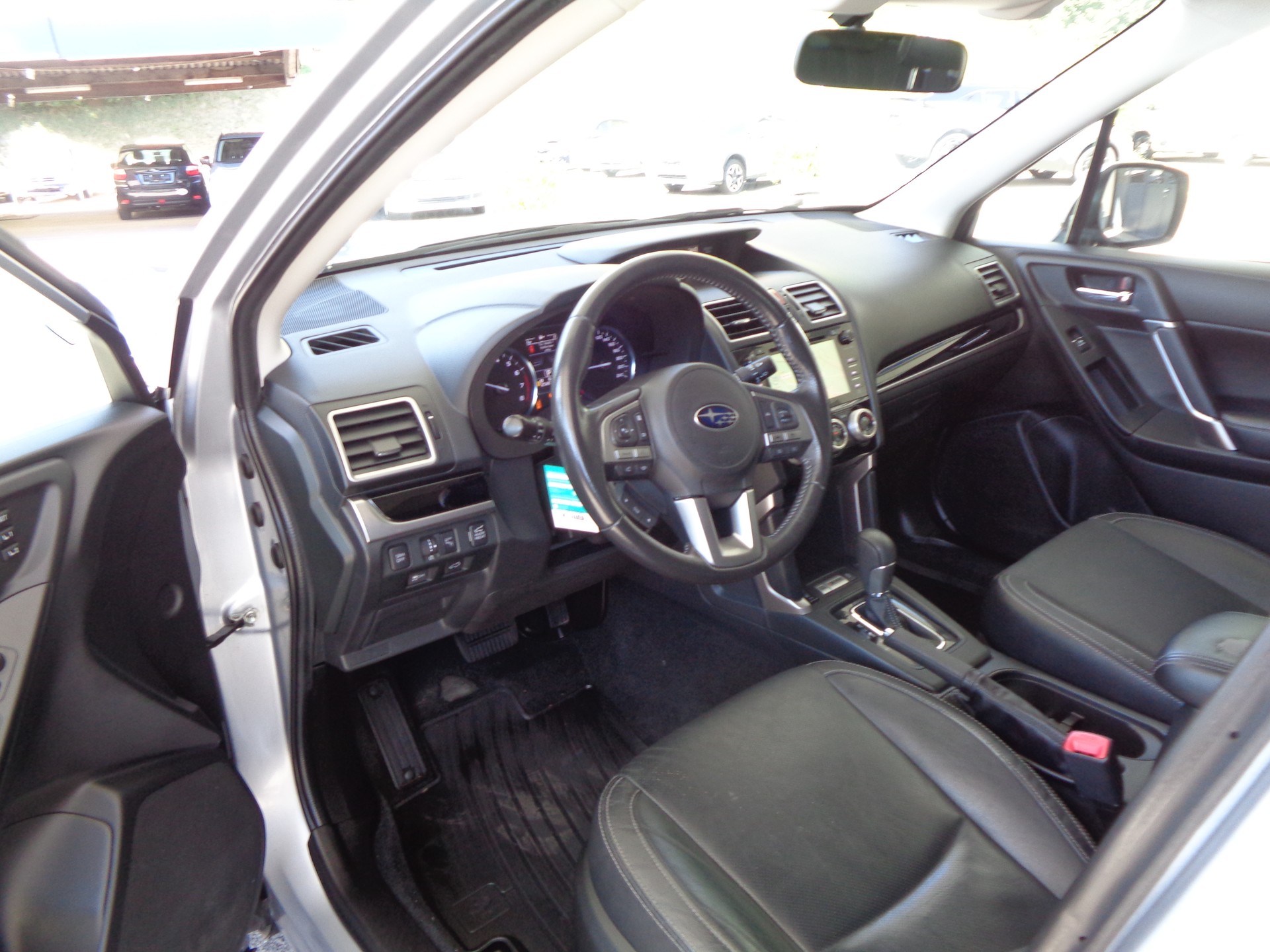 SUBARU Forester 2.0i Executive Lineartronic-image-10