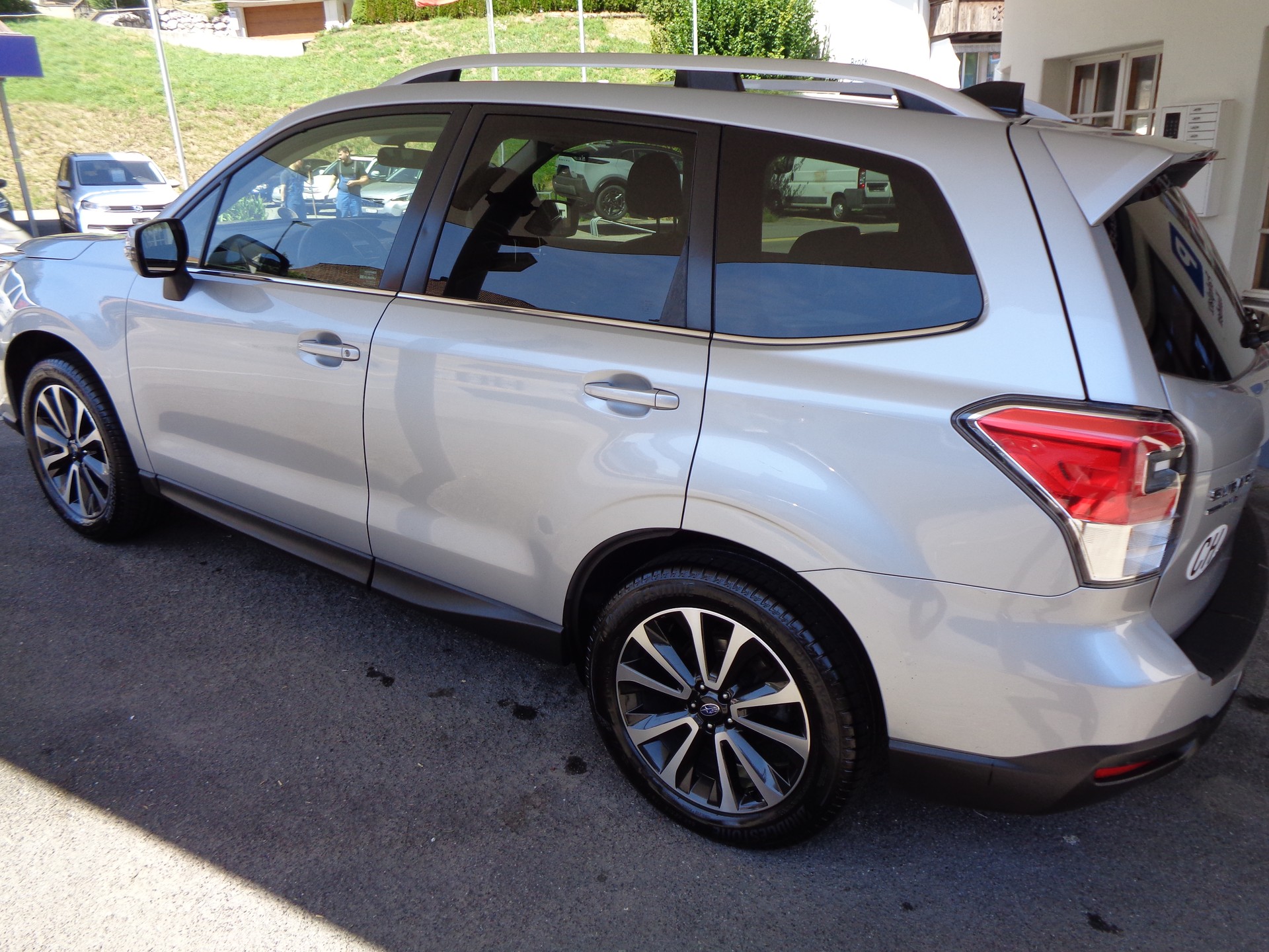 SUBARU Forester 2.0i Executive Lineartronic-image-4