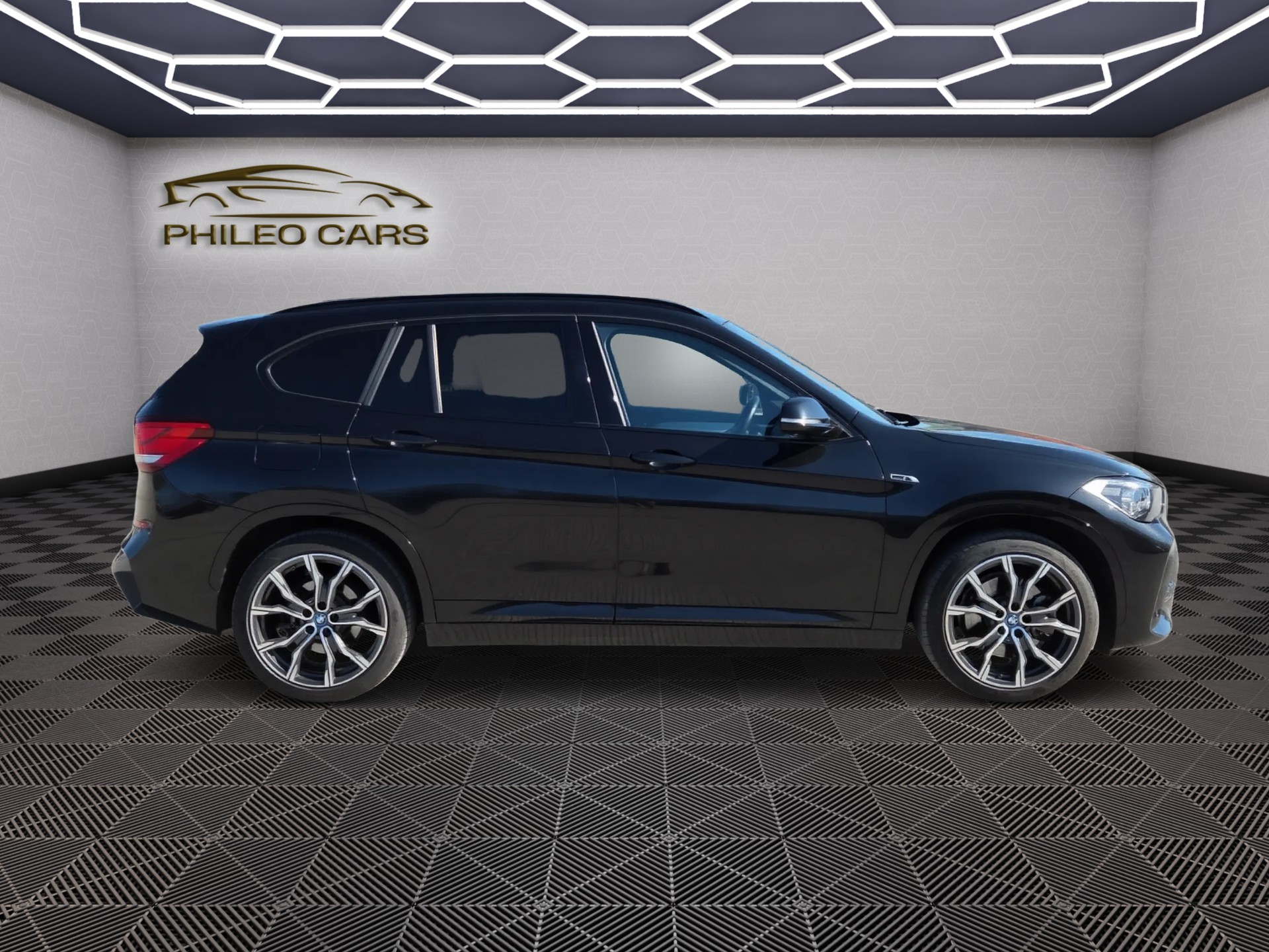 BMW X1 xDrive 25e M Sport Steptronic-image-3