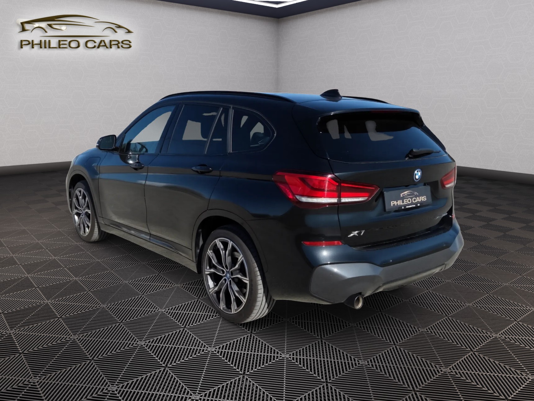 BMW X1 xDrive 25e M Sport Steptronic-image-5