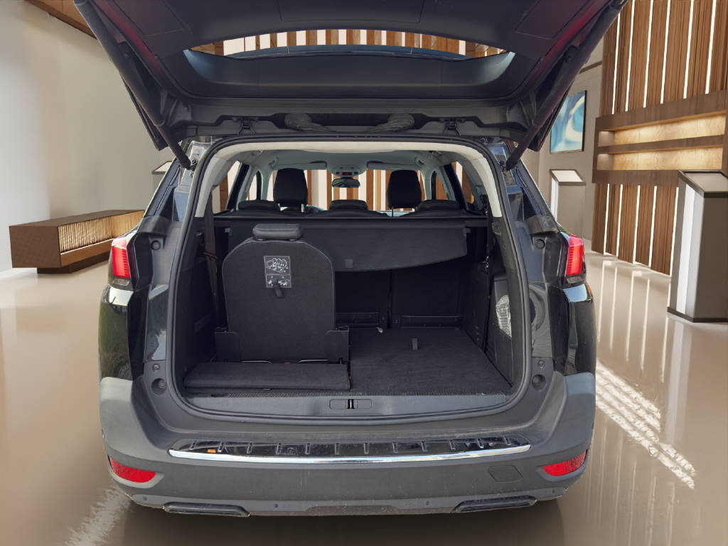 PEUGEOT 5008 1.6 PureTech Allure-image-13