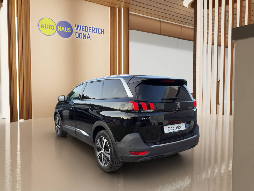 PEUGEOT 5008 1.6 PureTech Allure-image-2