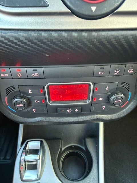 ALFA ROMEO MiTo 1.4 Distinctive-image-11