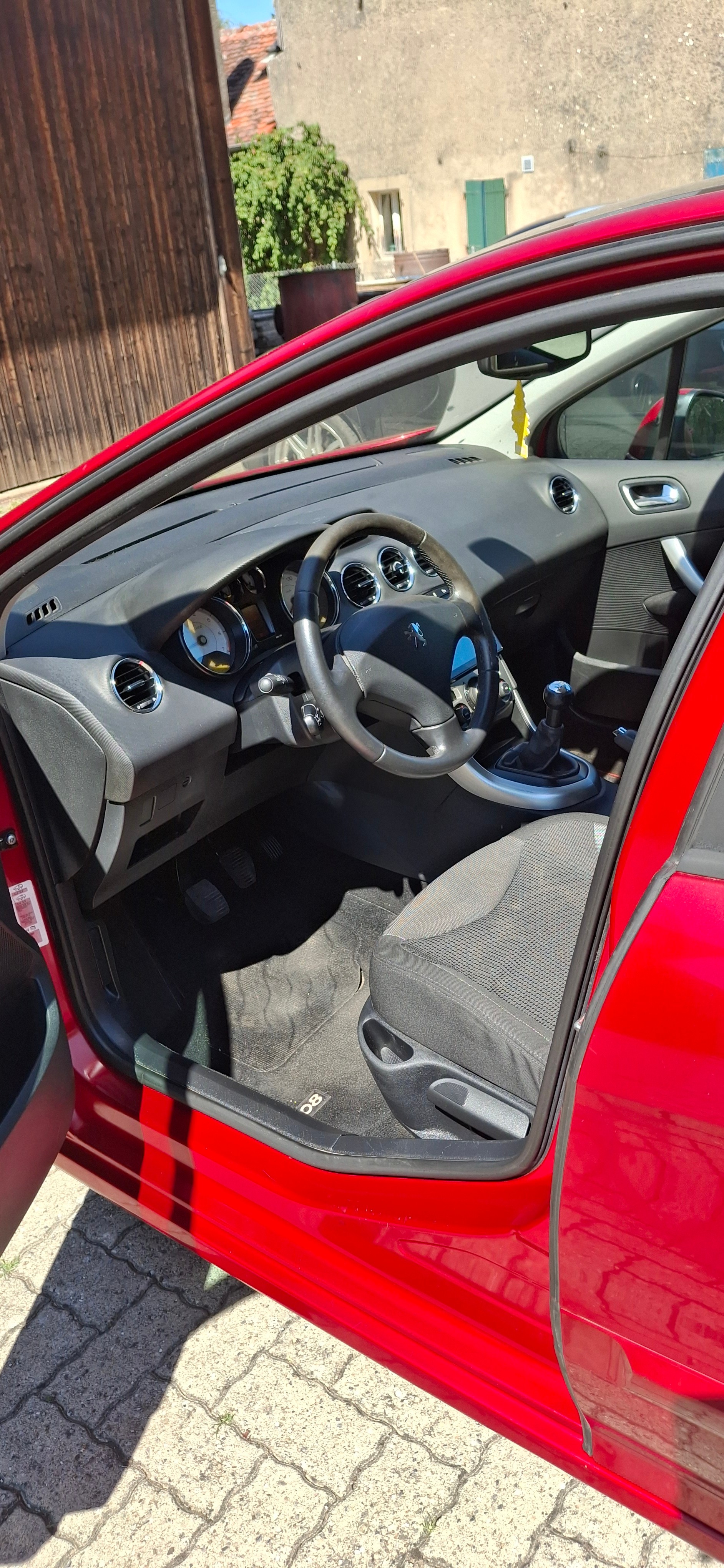 PEUGEOT 1.6 Turbo 150 Sport-image-2