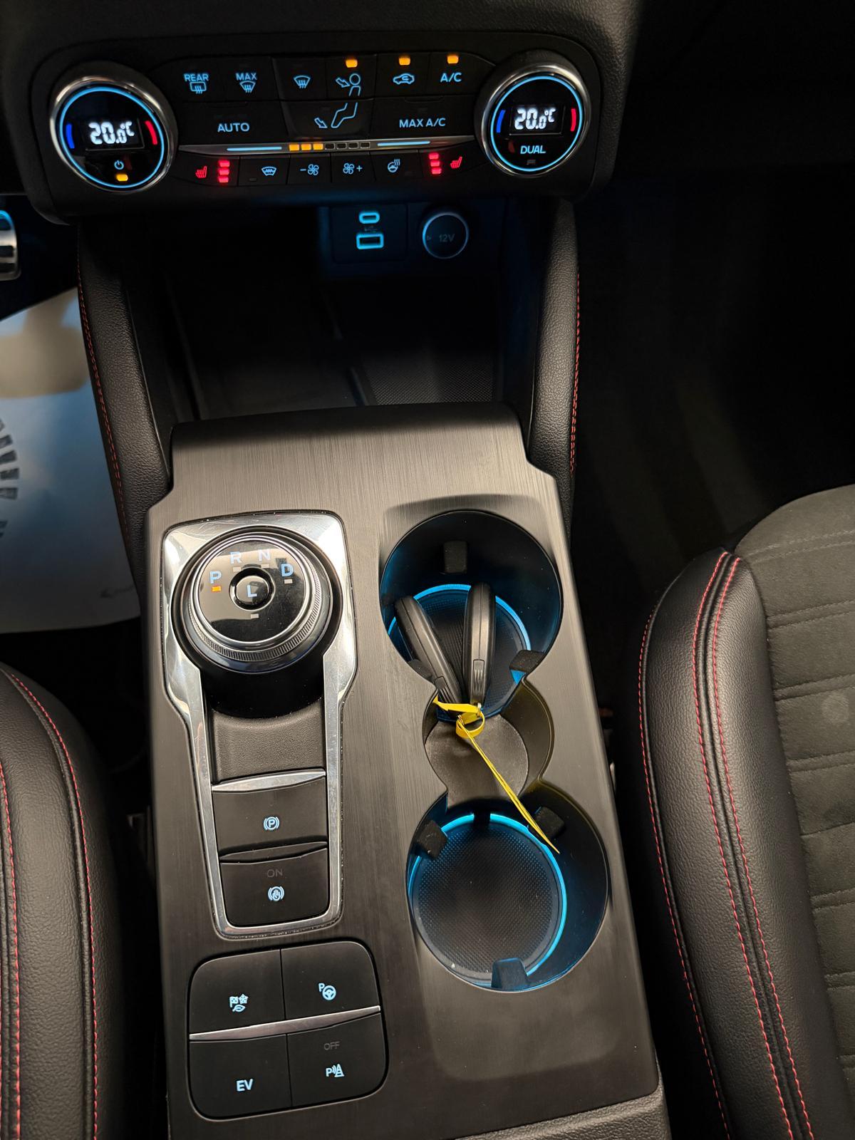 FORD Kuga 2.5 Plug-in Hybrid ST-Line X-image-22