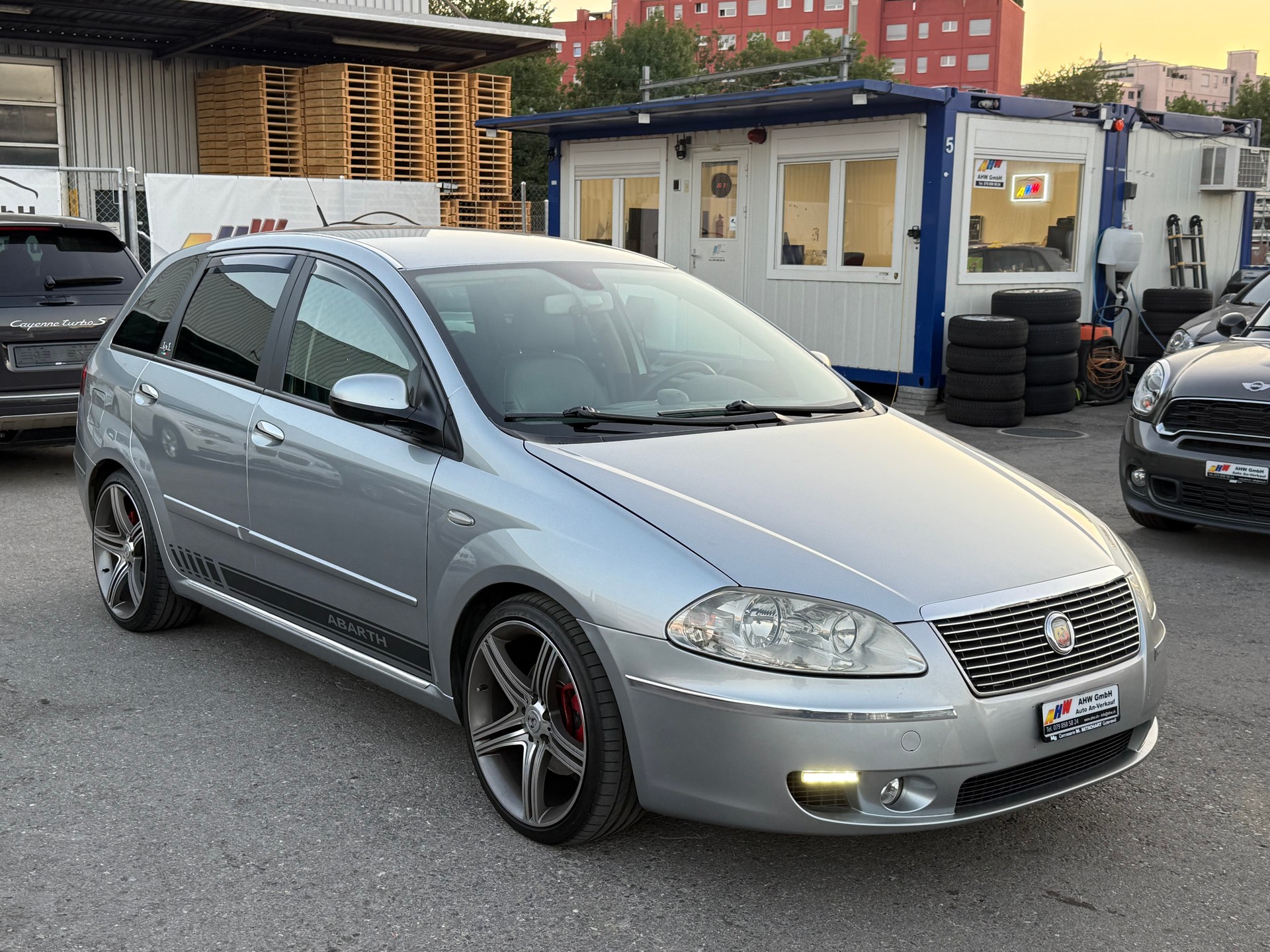 FIAT Croma 1.9 16V JTD Dynamic Automatik / Ab MFK 30.04.2025 / 150PS / 19 Zoll / Rückfahrkamera-image-2