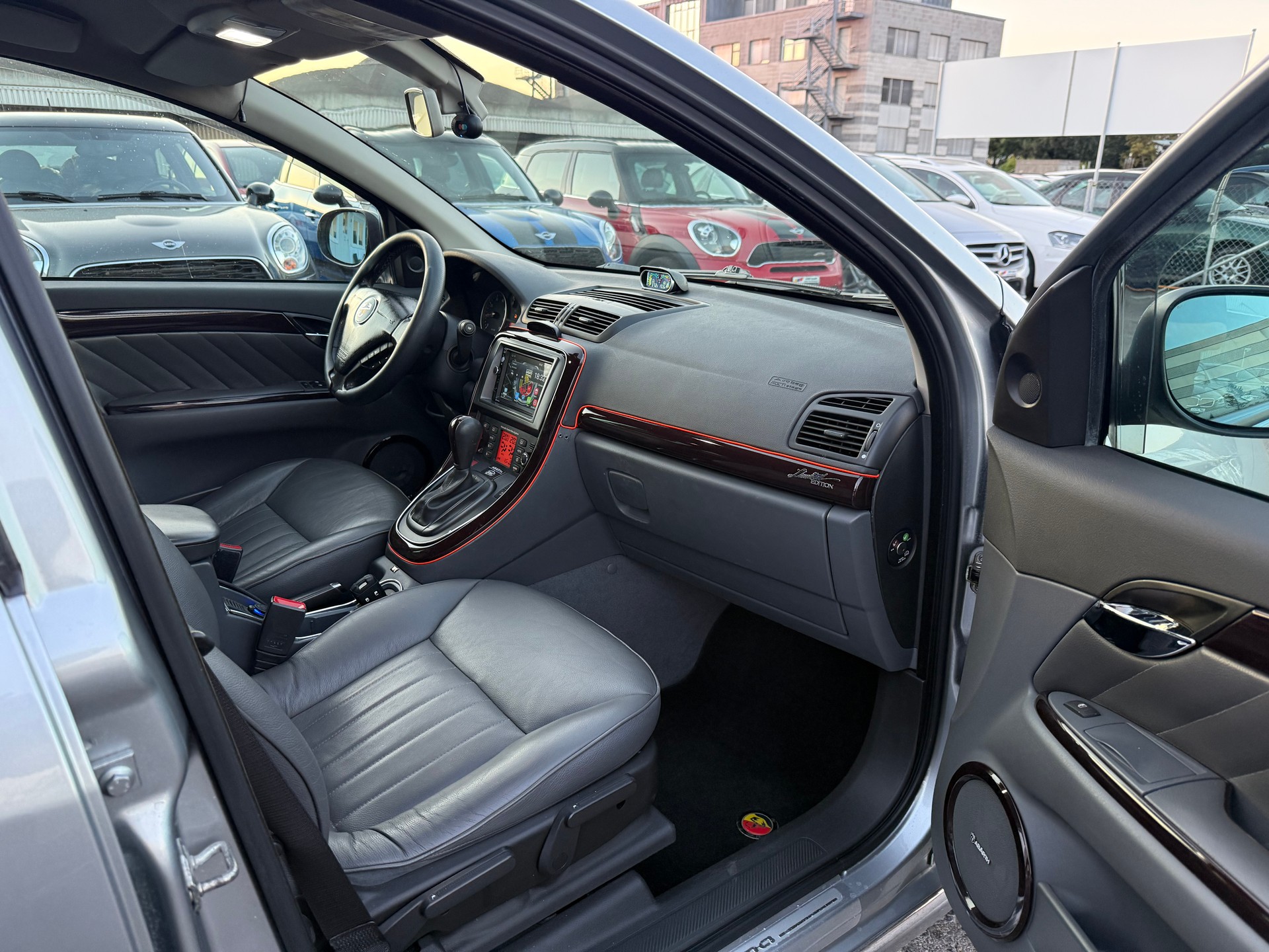 FIAT Croma 1.9 16V JTD Dynamic Automatik / Ab MFK 30.04.2025 / 150PS / 19 Zoll / Rückfahrkamera-image-6