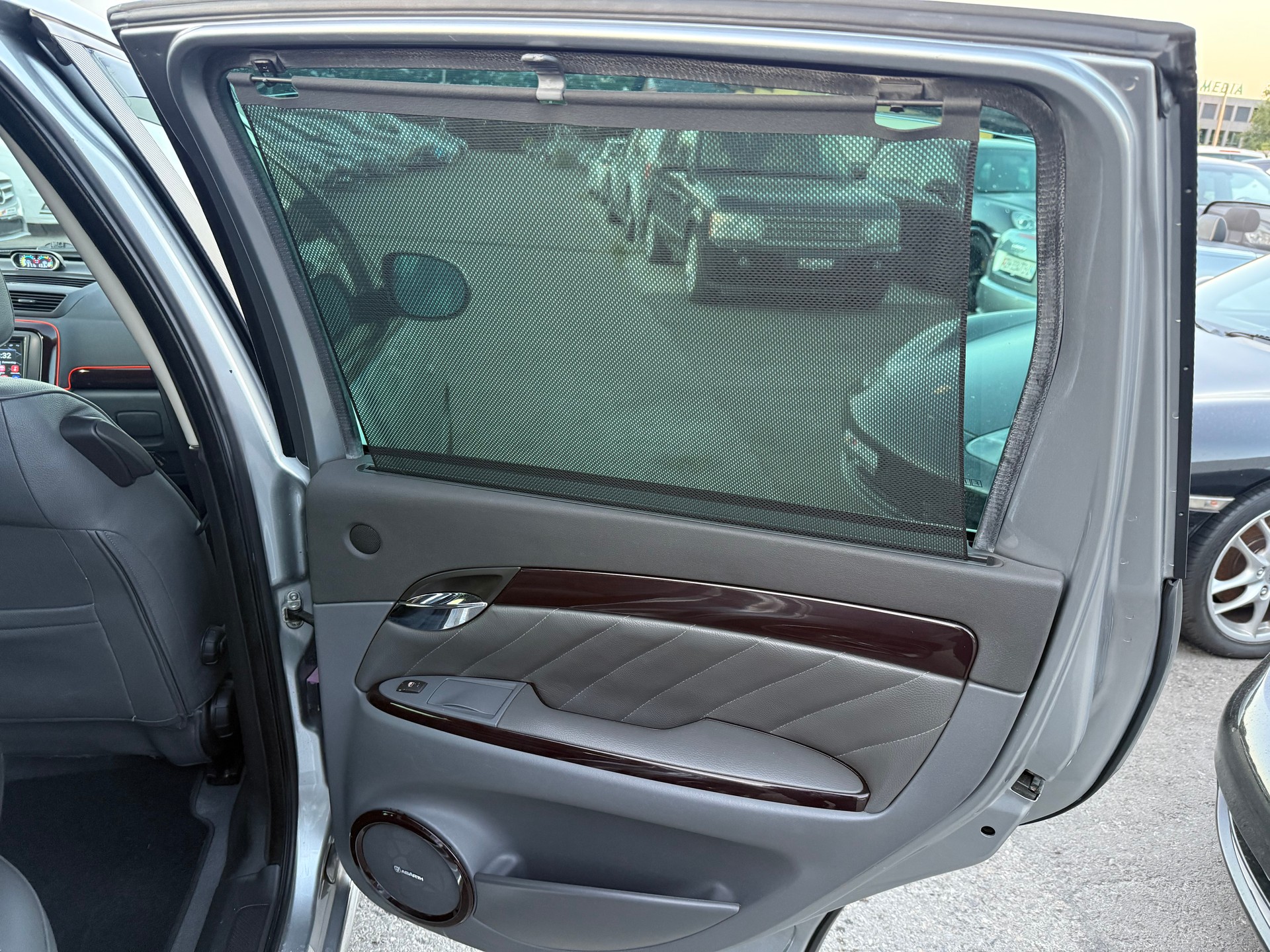 FIAT Croma 1.9 16V JTD Dynamic Automatik / Ab MFK 30.04.2025 / 150PS / 19 Zoll / Rückfahrkamera-image-9