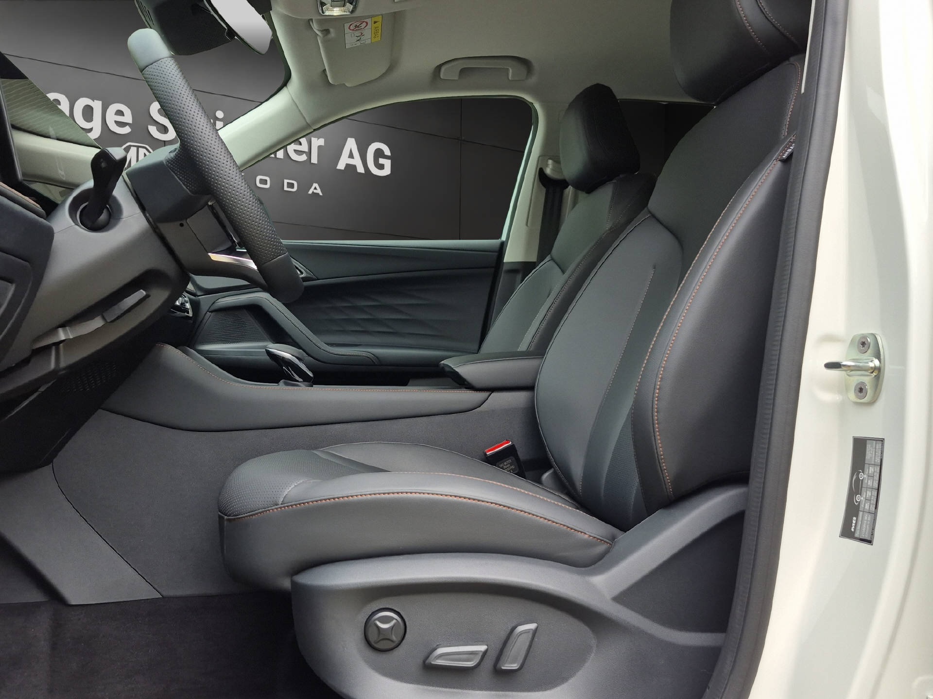 MG HS 1.5 Hybrid Luxury-image-9