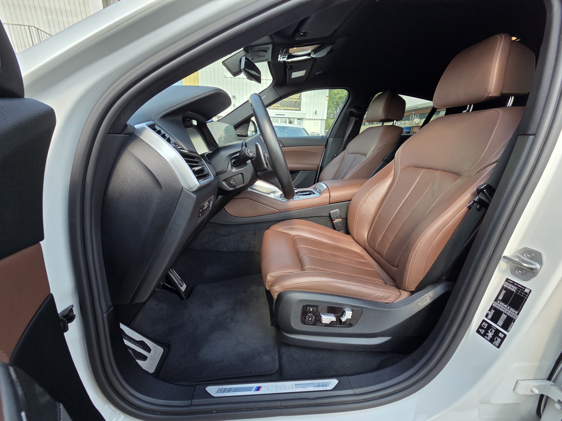 BMW X6 M50d-image-12
