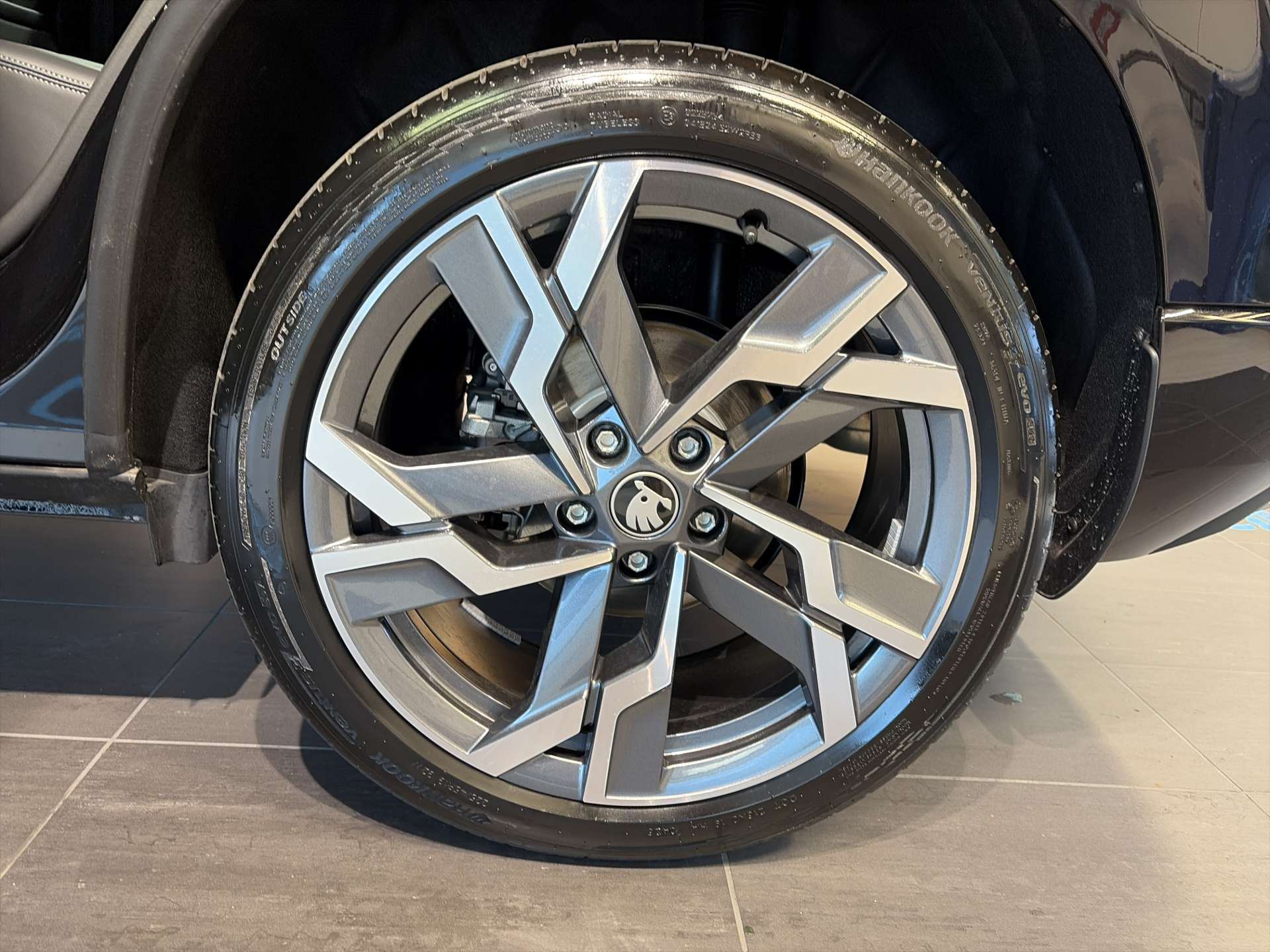 SKODA Karoq 2.0 TSi SportLine 4x4 DSG-Automat-image-8