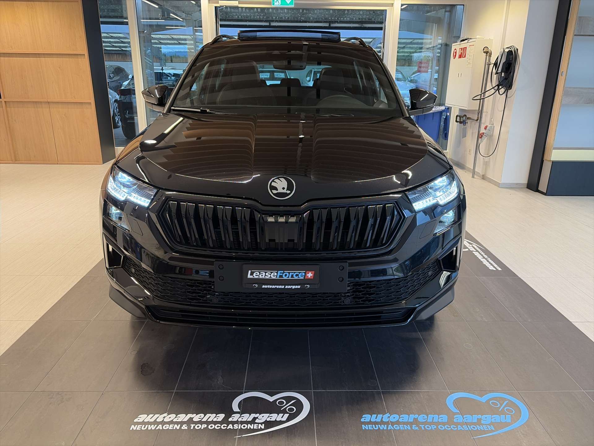 SKODA Karoq 2.0 TSi SportLine 4x4 DSG-Automat-image-10