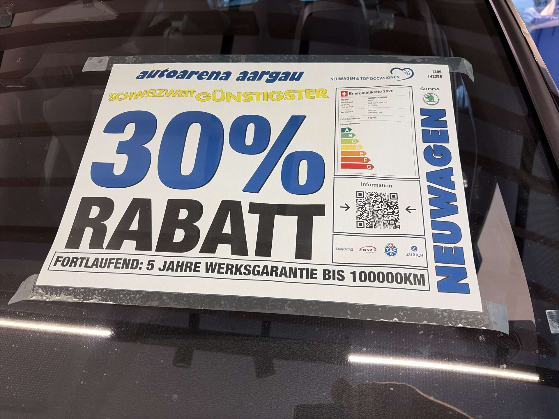 SKODA Karoq 2.0 TSi SportLine 4x4 DSG-Automat-image-3