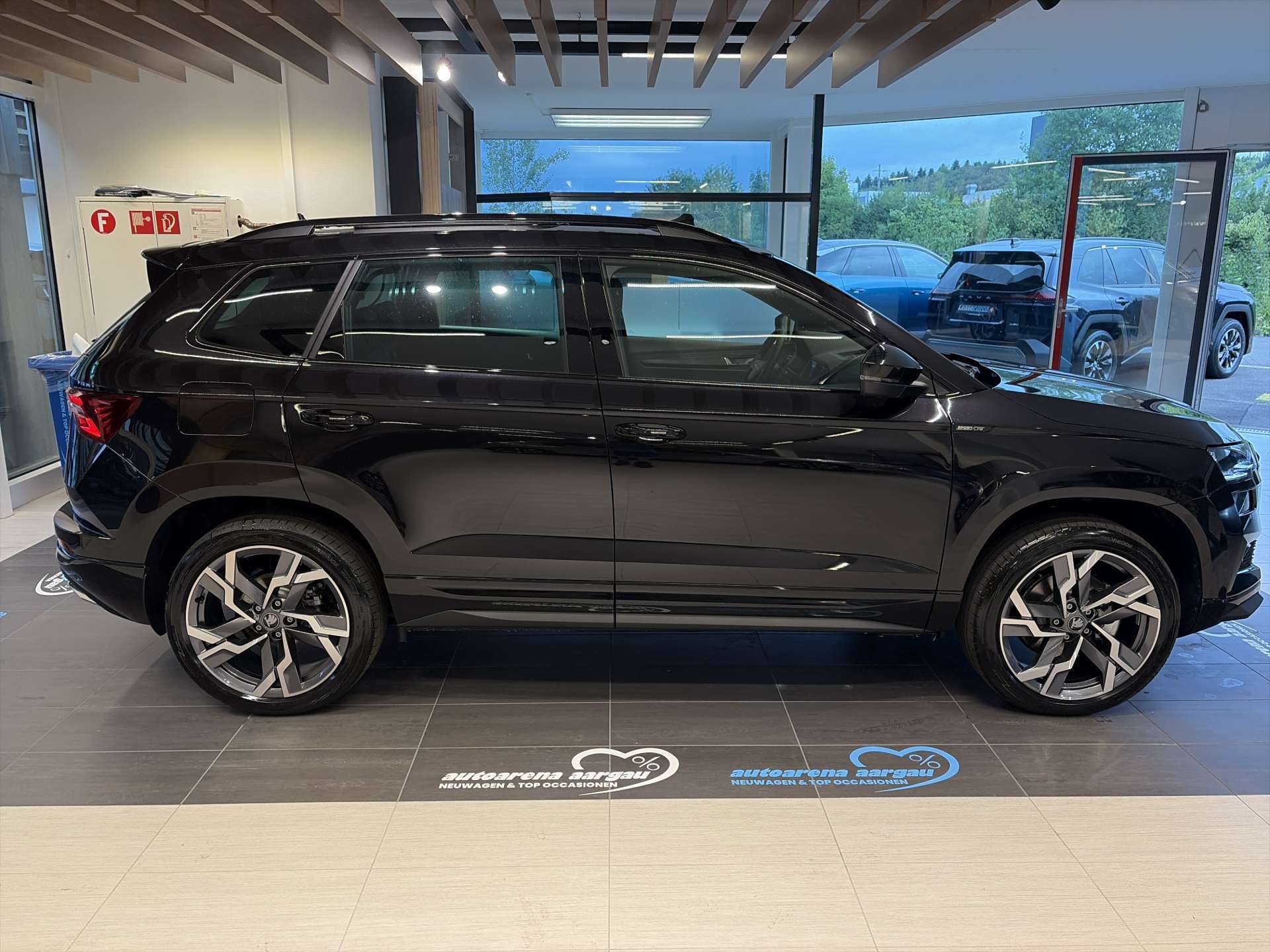 SKODA Karoq 2.0 TSi SportLine 4x4 DSG-Automat-image-13