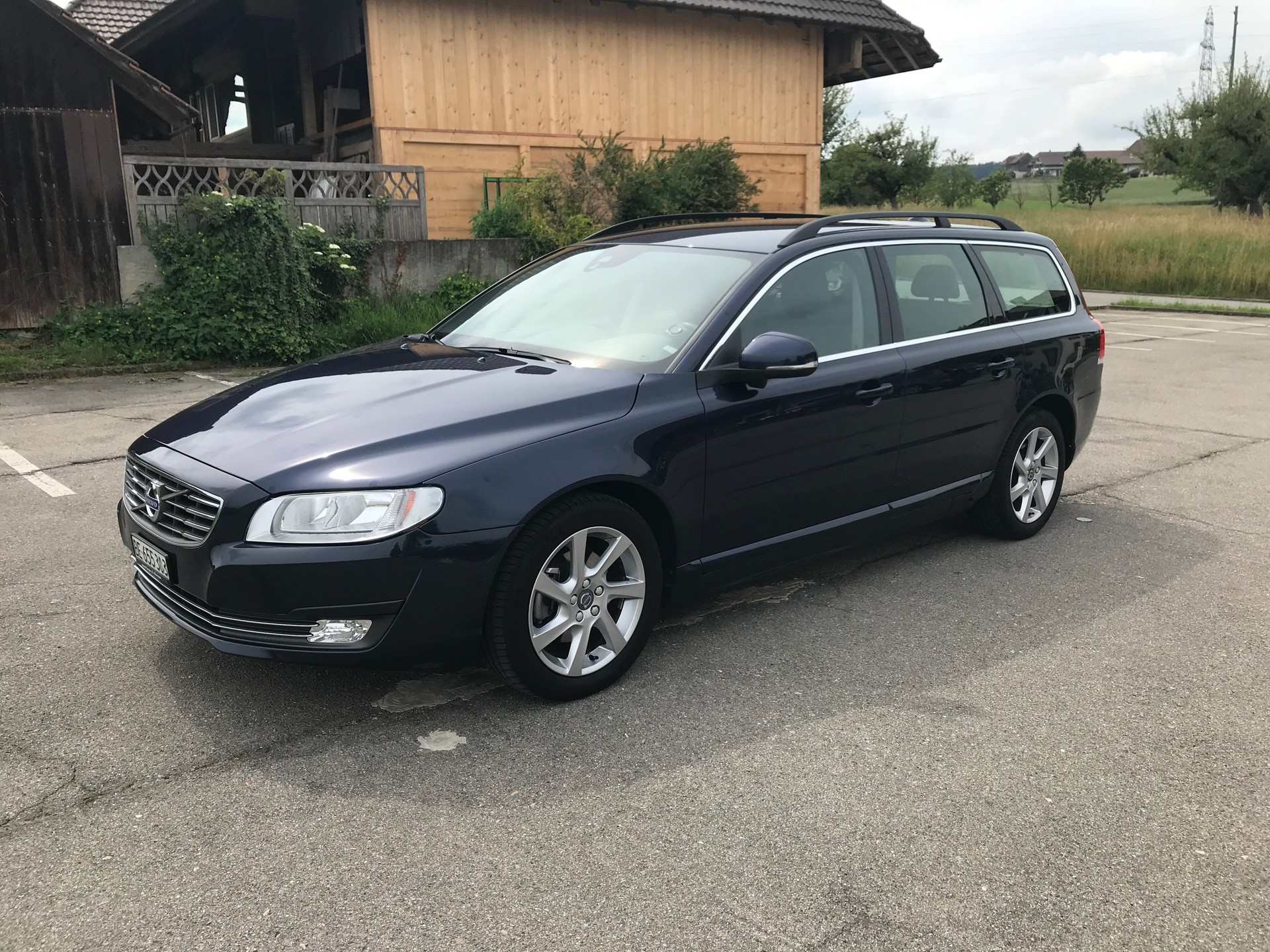 VOLVO 2.0 D4 Momentum-image-0