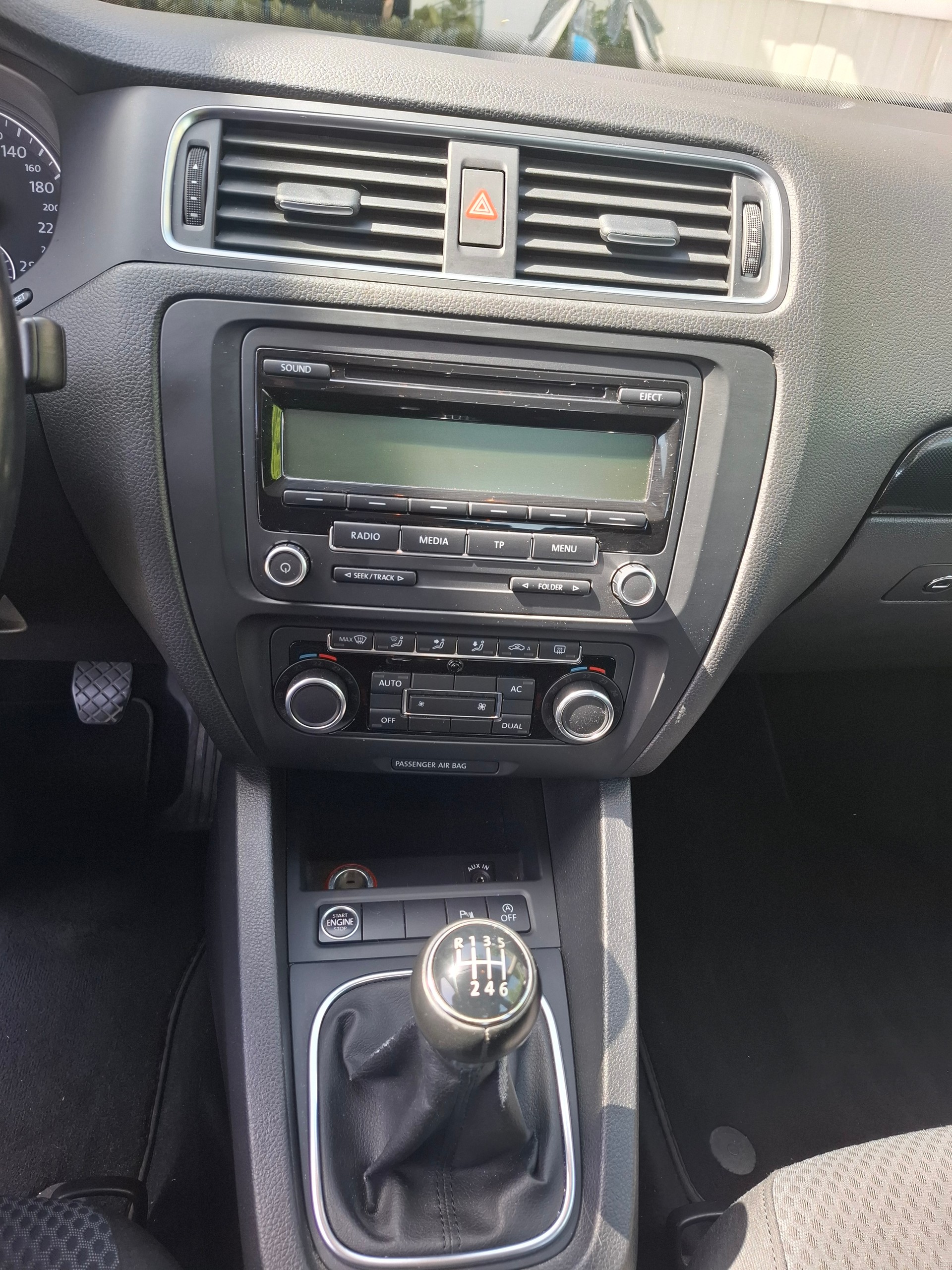 VW Jetta 1.2 TSI BlueMotion Technology Trendline-image-7