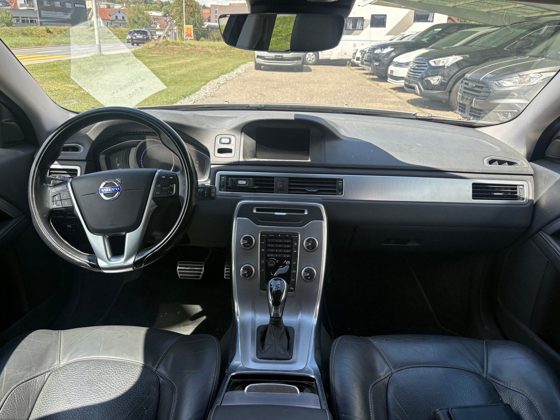 VOLVO V70 D4 Momentum Geartronic-image-11