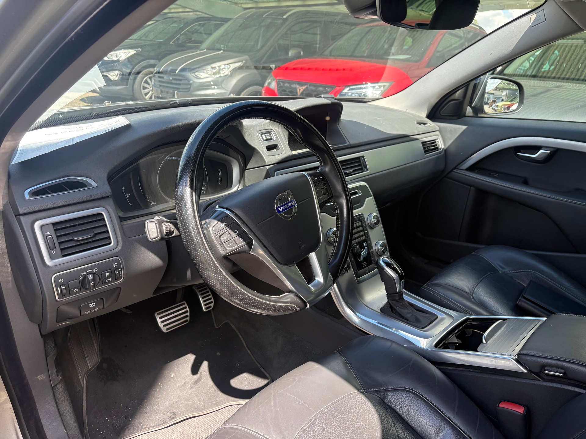 VOLVO V70 D4 Momentum Geartronic-image-6