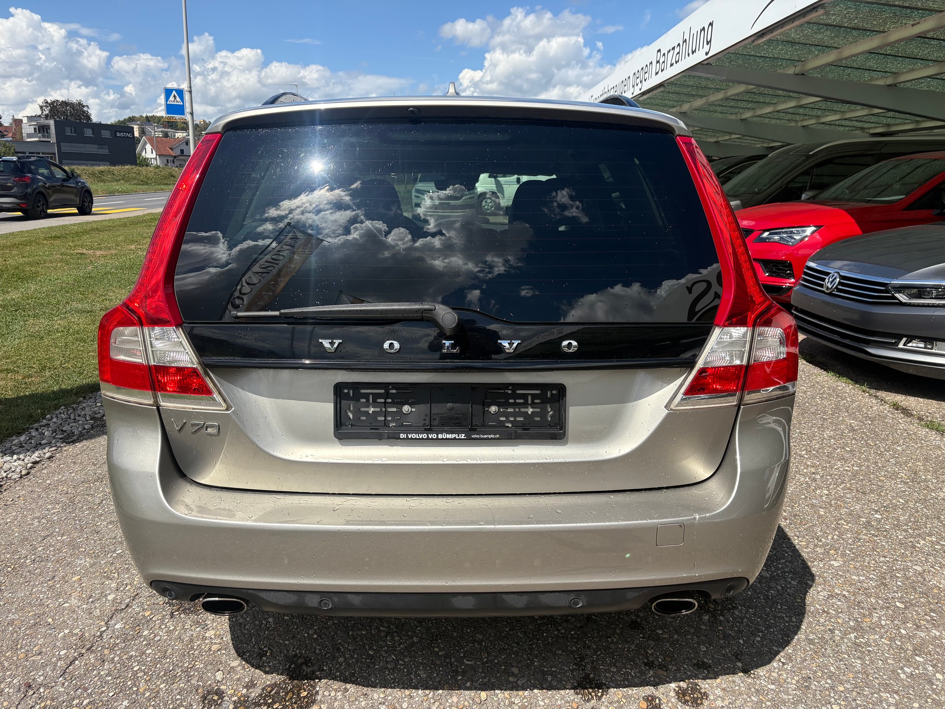 VOLVO V70 D4 Momentum Geartronic-image-4