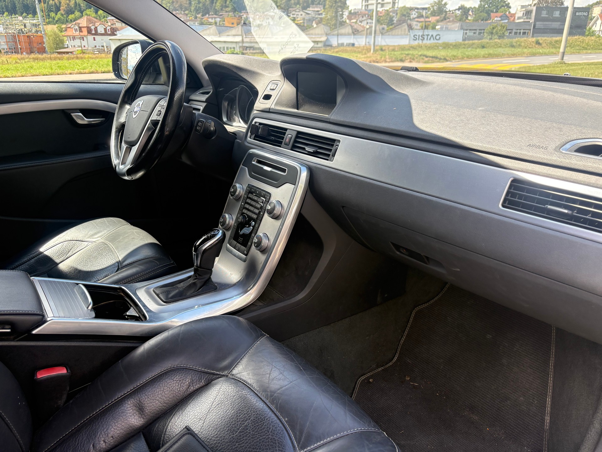 VOLVO V70 D4 Momentum Geartronic-image-13