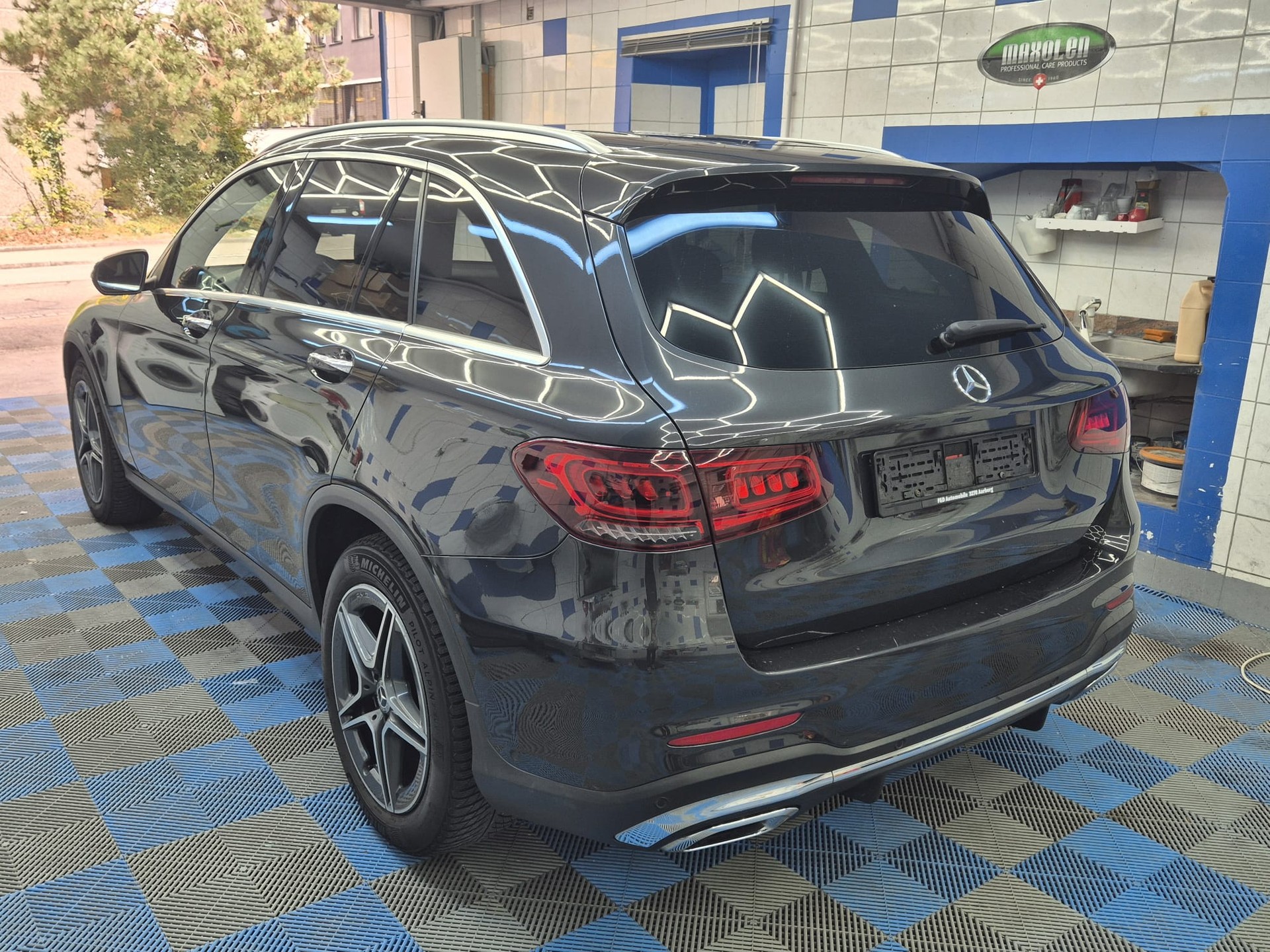 MERCEDES-BENZ GLC 220 d AMG Line 4Matic 9G-Tronic-image-3