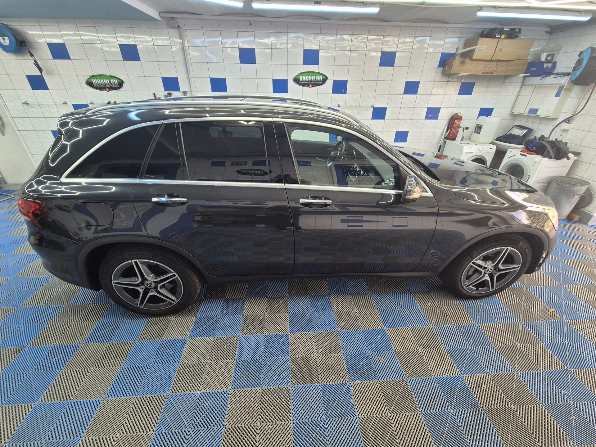 MERCEDES-BENZ GLC 220 d AMG Line 4Matic 9G-Tronic-image-5