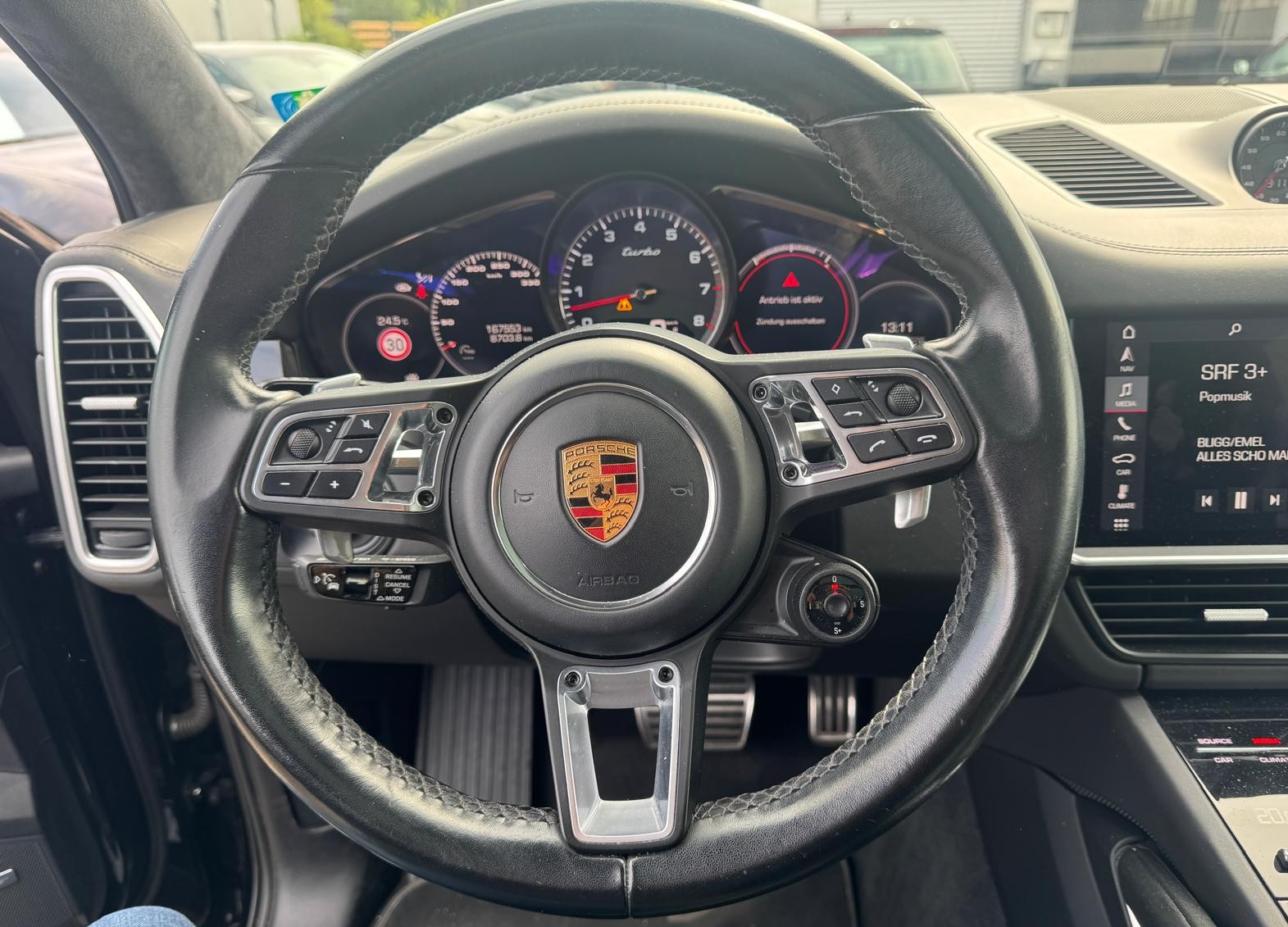 PORSCHE Cayenne Turbo-image-7