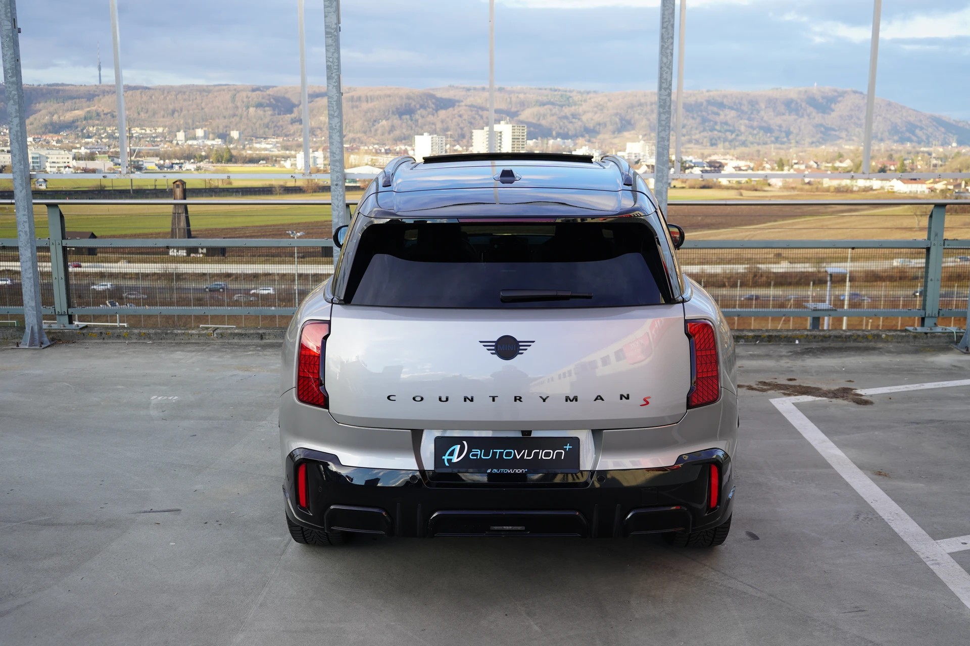 MINI COUNTRYMAN S ALL4 STEPTRONIC JCW BLACK l 217 PS-image-16