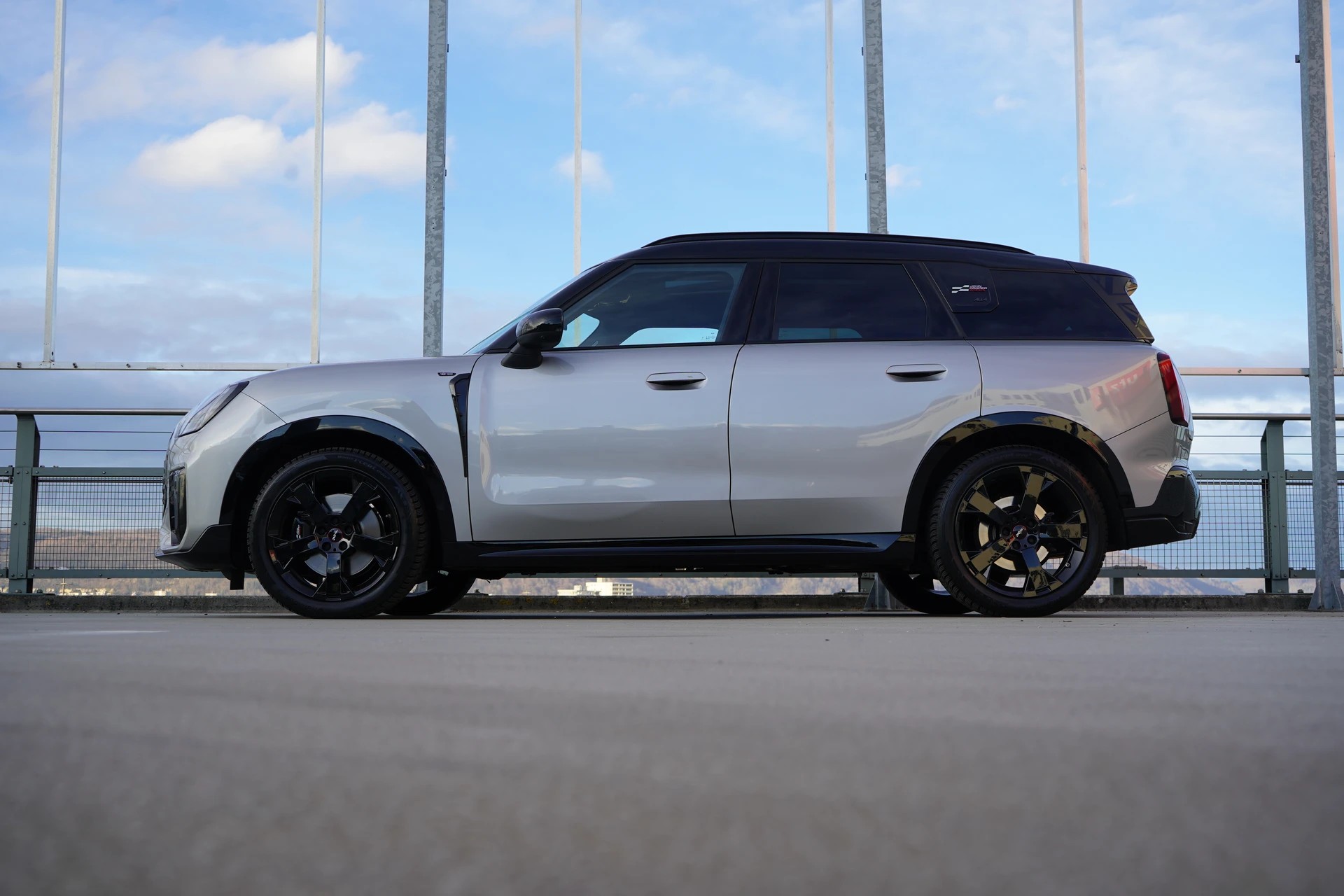 MINI COUNTRYMAN S ALL4 STEPTRONIC JCW BLACK l 217 PS-showroom-element-3