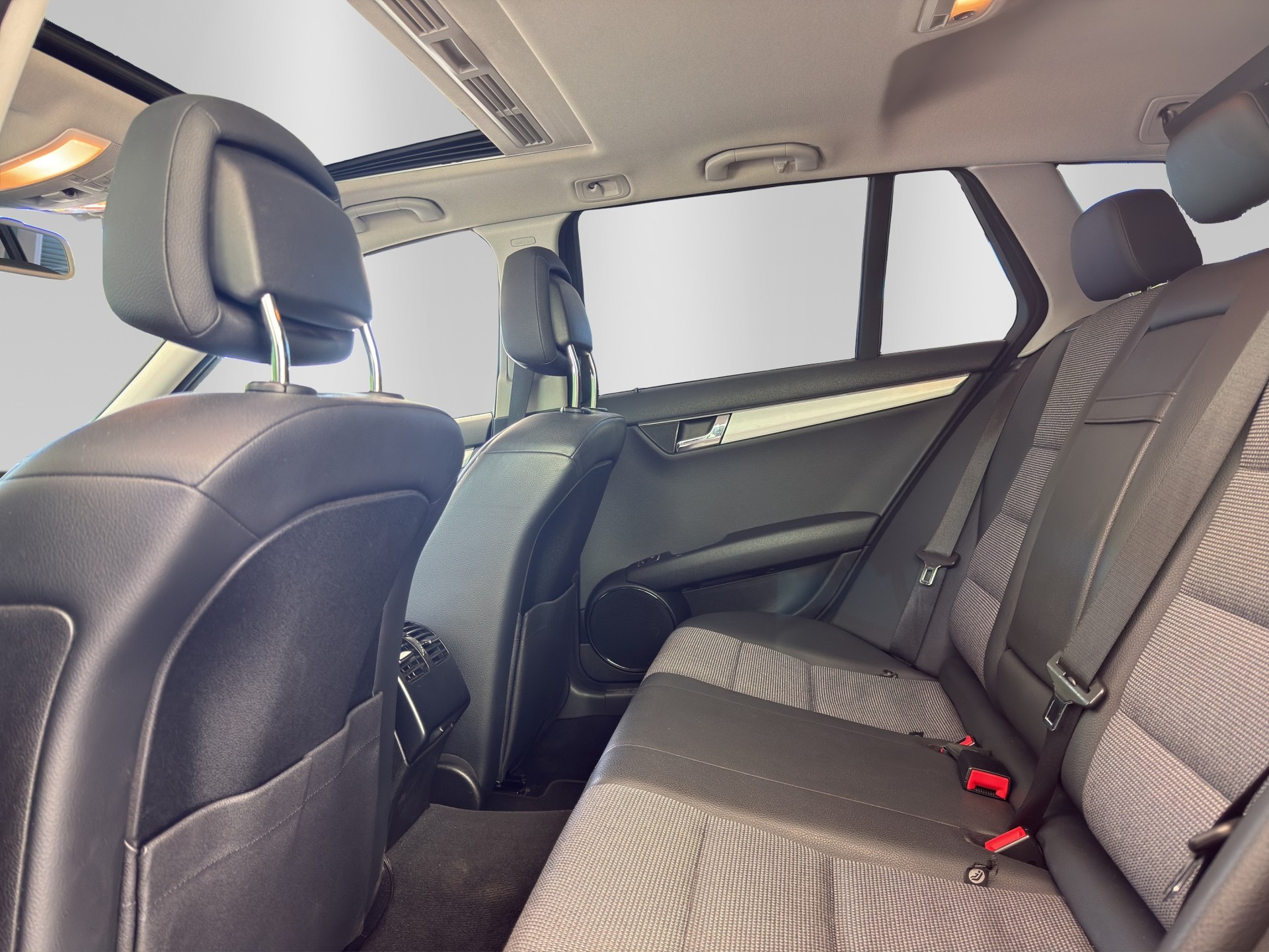 MERCEDES-BENZ C 200 CGI BlueEfficiency Avantgarde Automatic-image-14