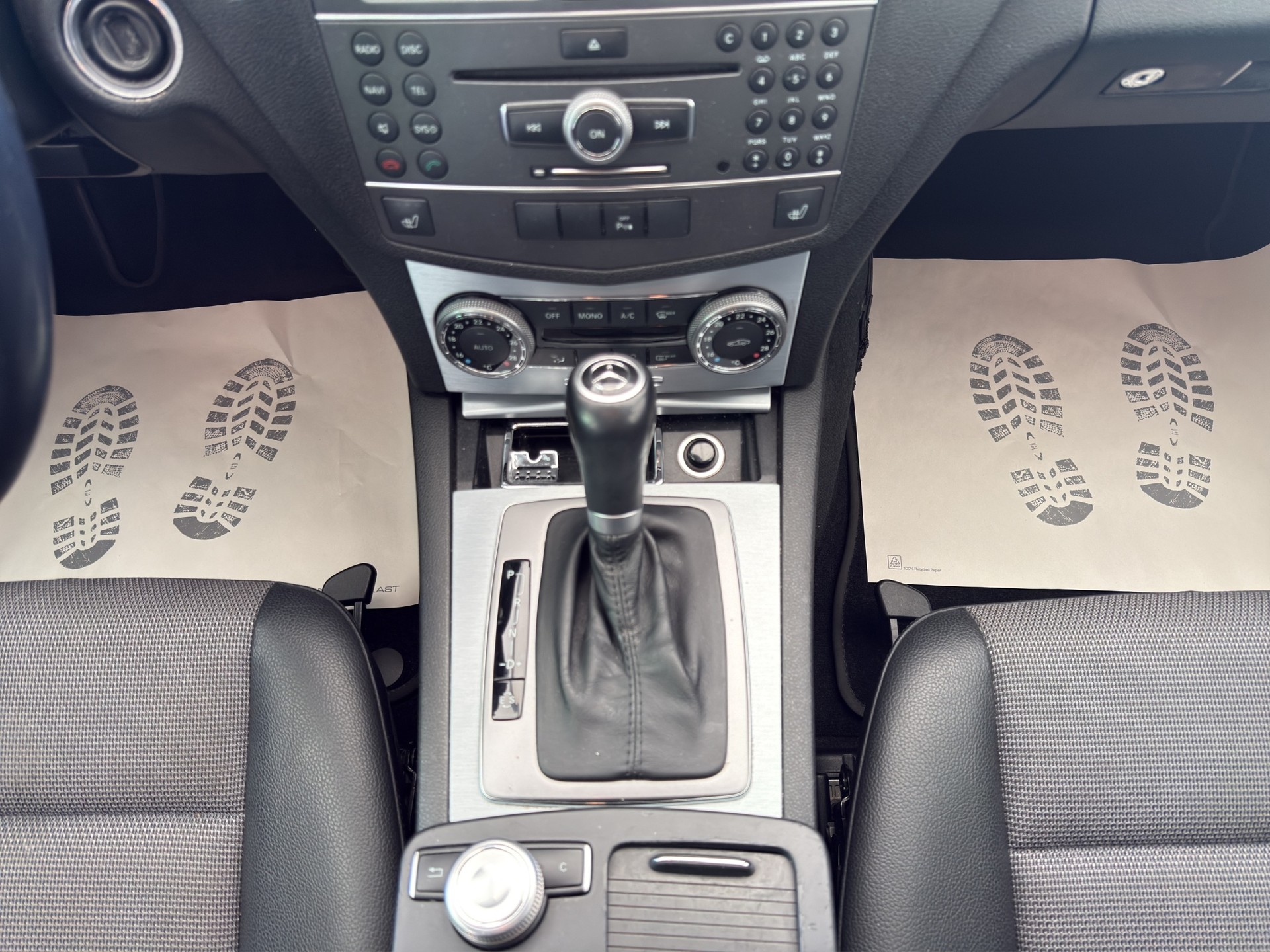 MERCEDES-BENZ C 200 CGI BlueEfficiency Avantgarde Automatic-image-11