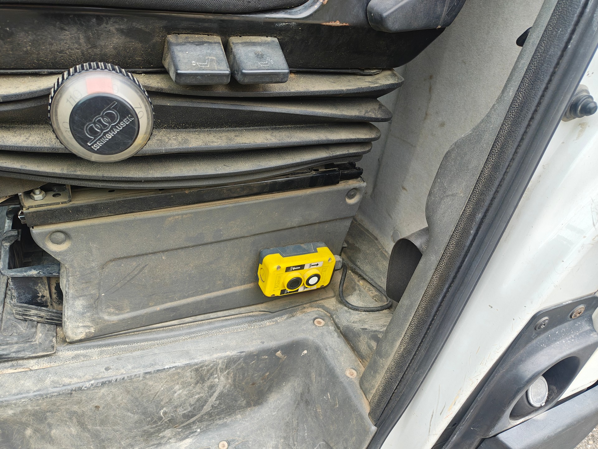 IVECO 35 C 15-image-12