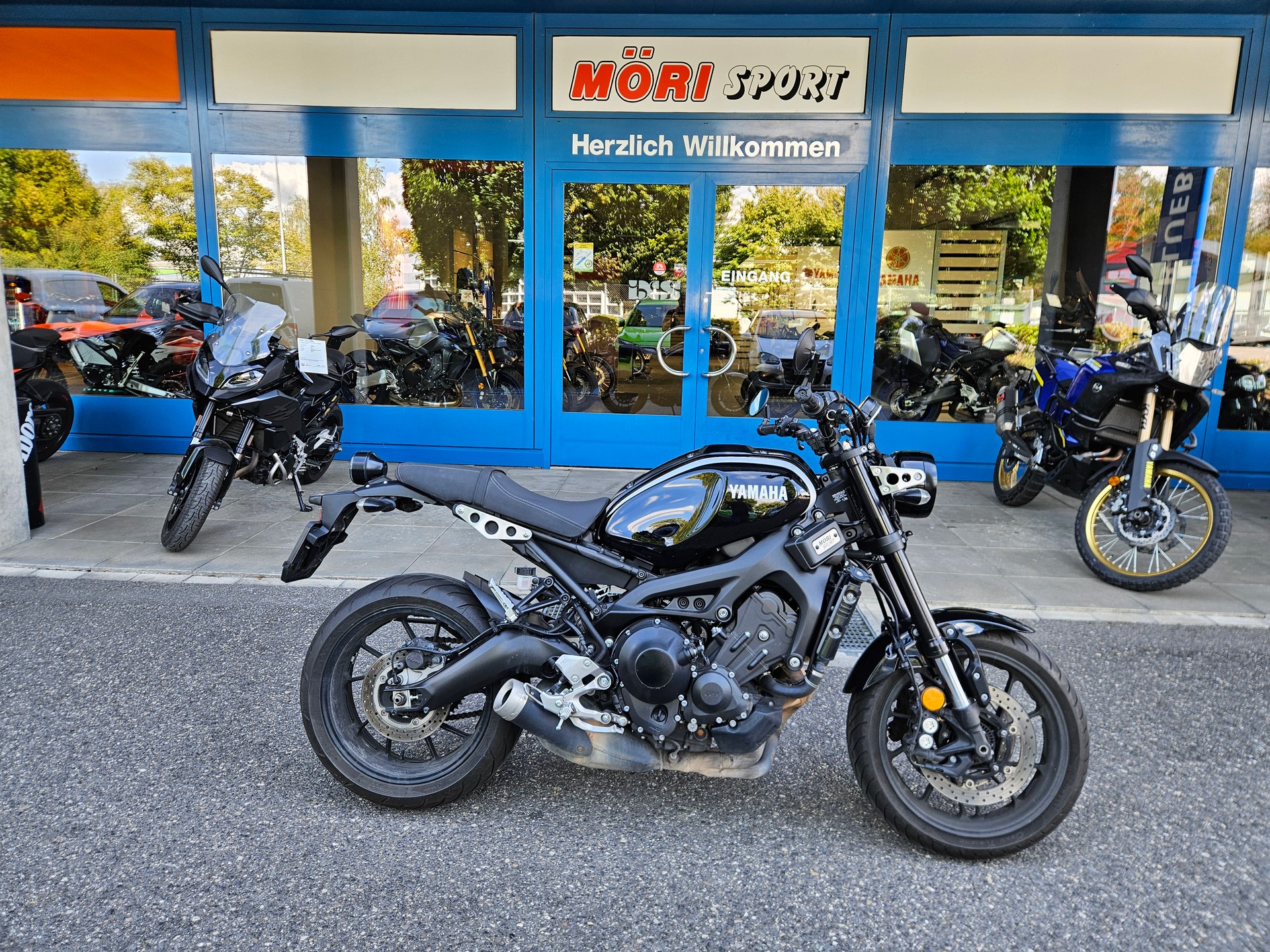 YAMAHA XSR 900