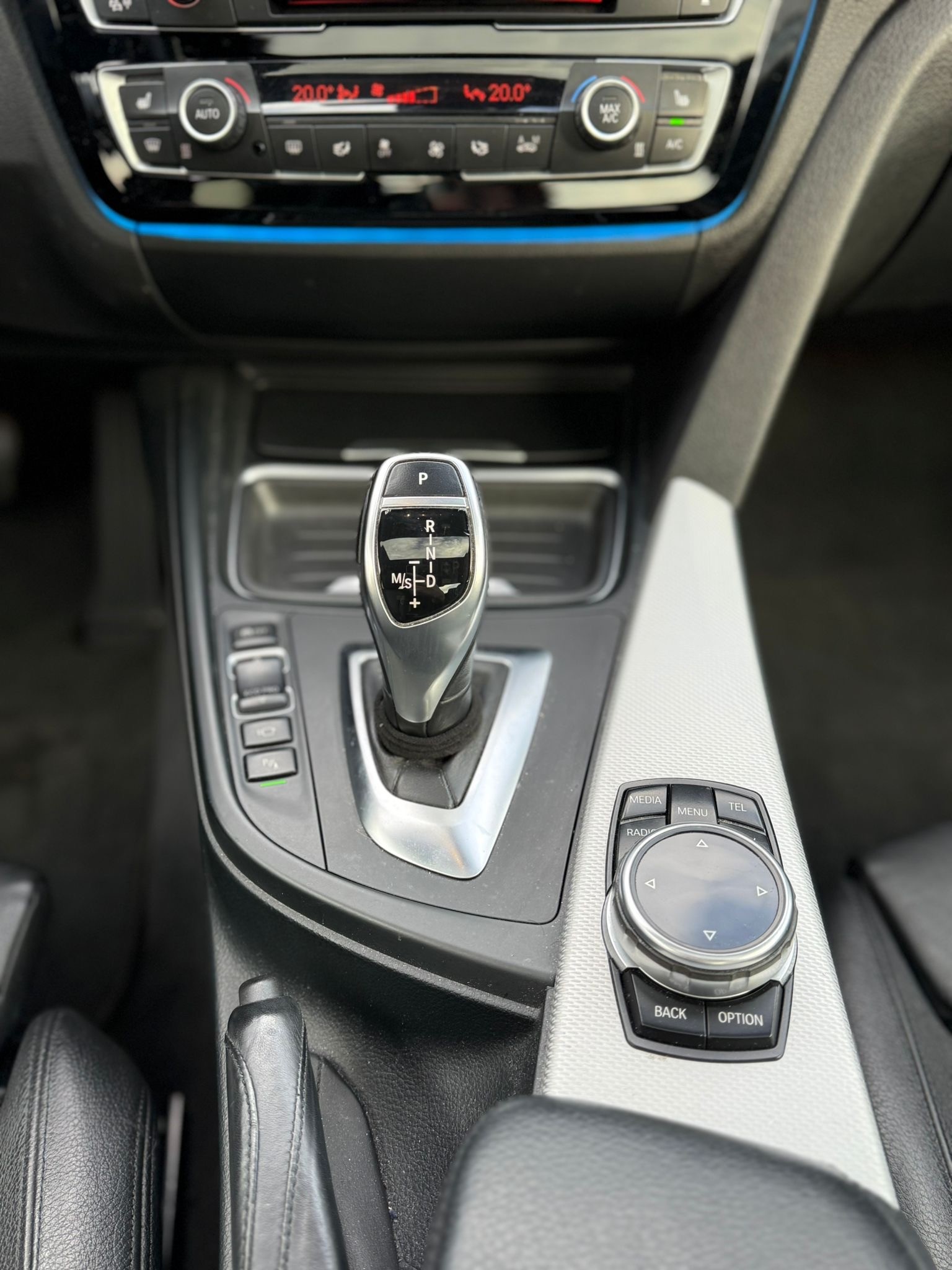 BMW 420d Coupé Modern Line Steptronic-image-13