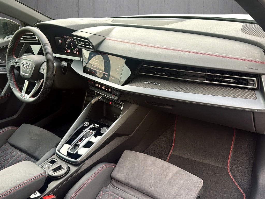 AUDI A3 Limousine 40 TFSI S line S-tronic quattro*Standheizung, Panodach, Carbon, Np;78'750.-Fr., (5-Jahre Garantie)-image-11