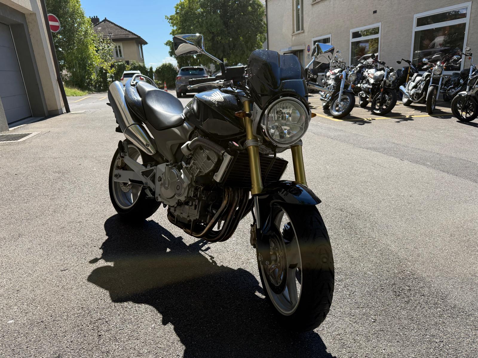 HONDA CB 600 F Hornet-showroom-element-1