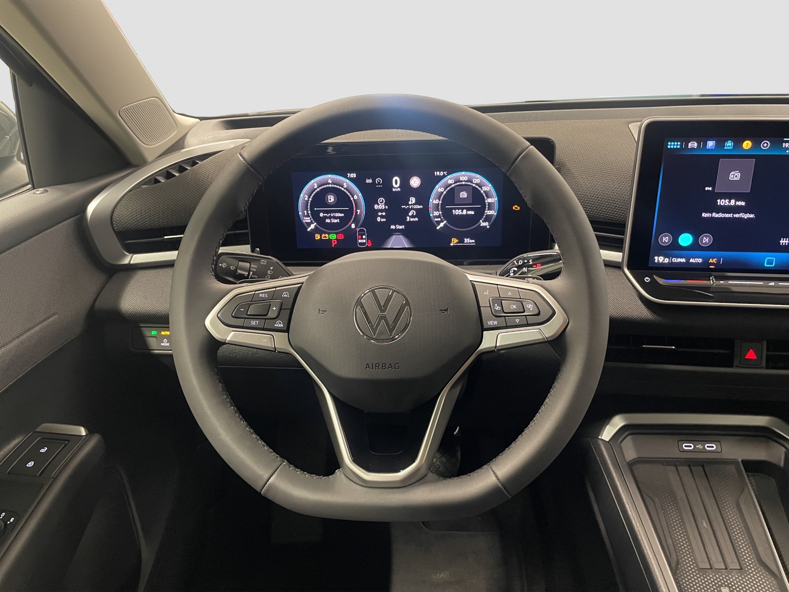 VW T-Roc 1.5 eTSI mHEV Trend DSG-image-9