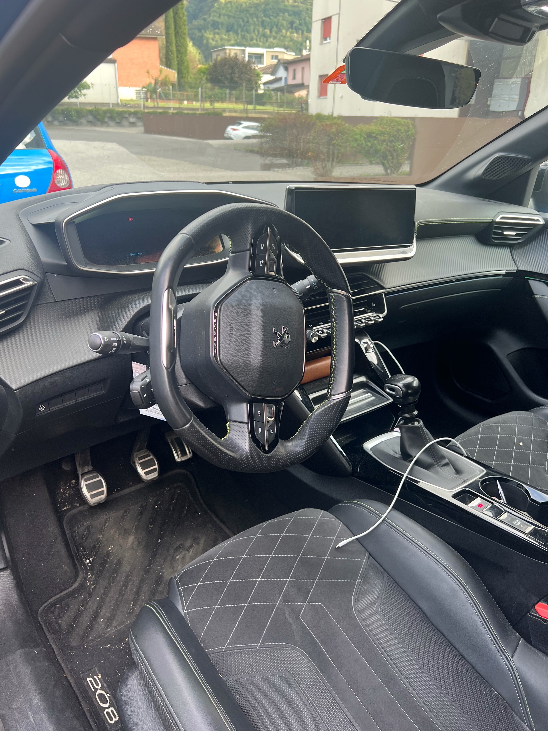 PEUGEOT 1.2 PureTech 100 GT Pack-image-4