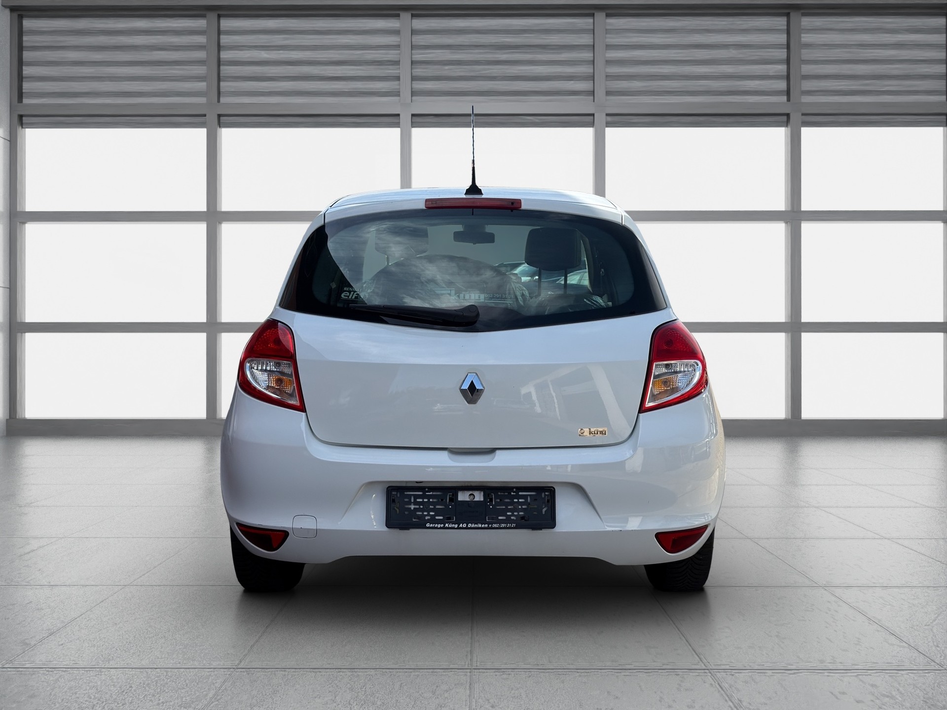 RENAULT Clio 1.6 16V 20th Edition Automatic-image-5