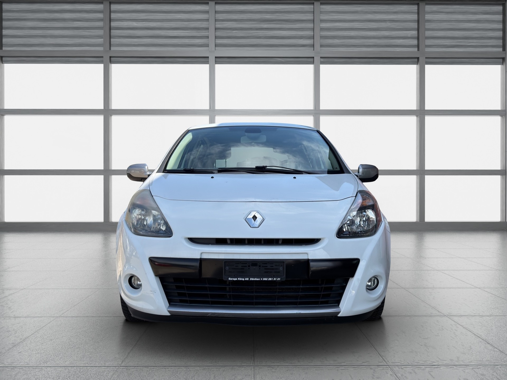 RENAULT Clio 1.6 16V 20th Edition Automatic-image-1