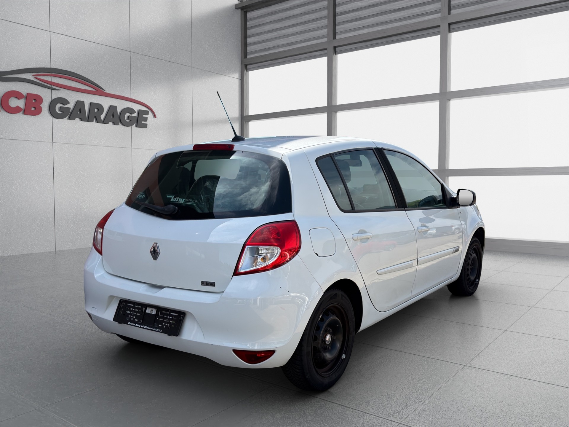 RENAULT Clio 1.6 16V 20th Edition Automatic-image-6