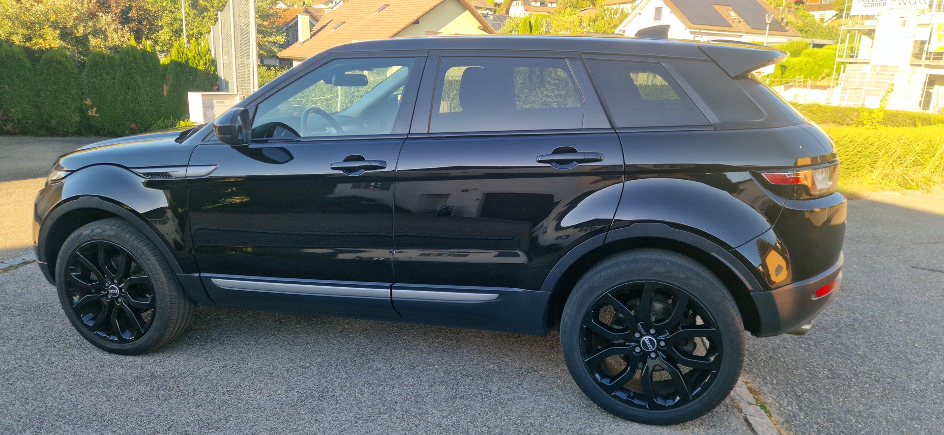 LAND ROVER 2.0 TD4 HSE Dynamic-image-4