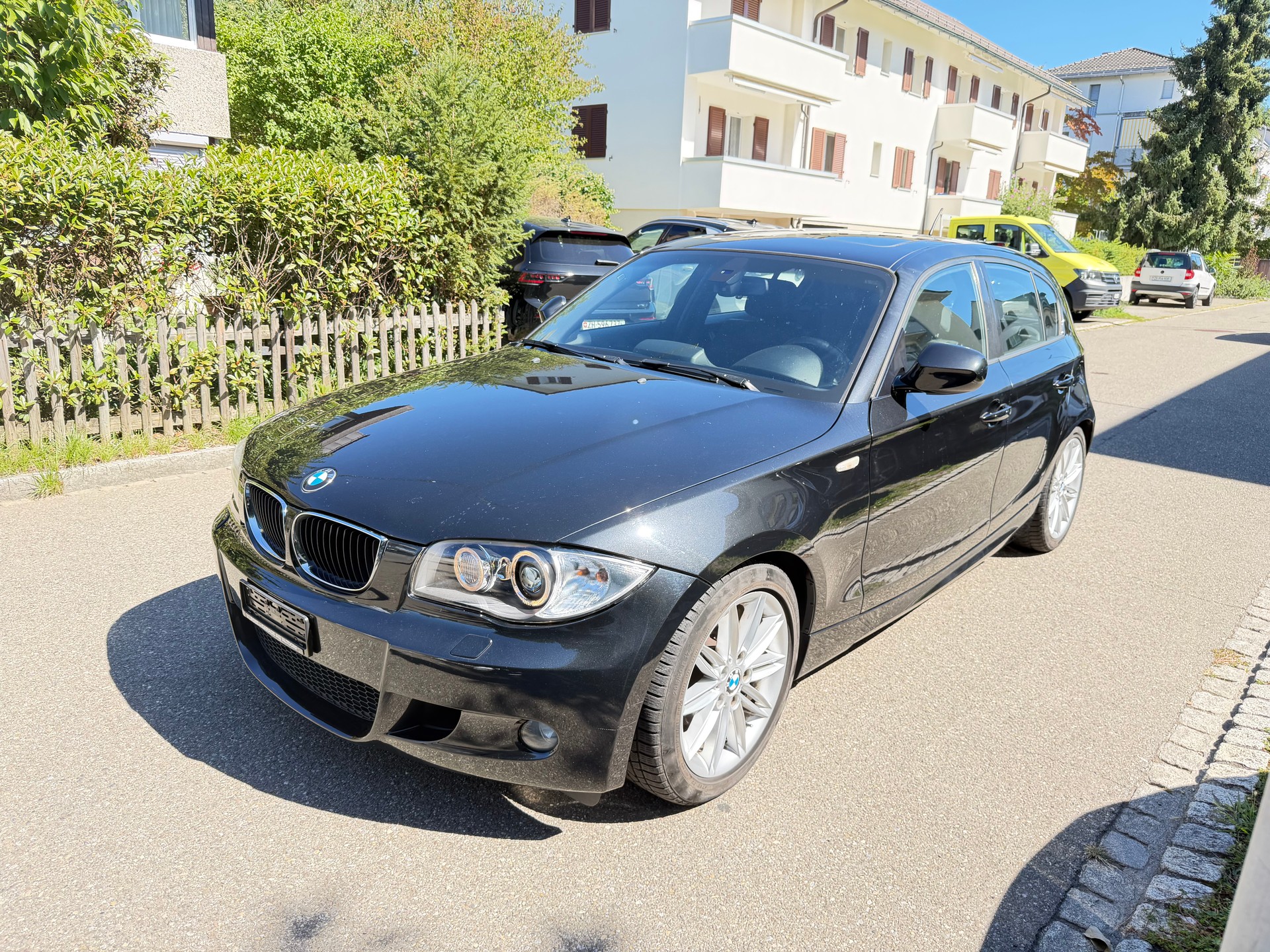 BMW 118i Dynamic Edition/ FRISCH AB MFK & SERVICE-image-1