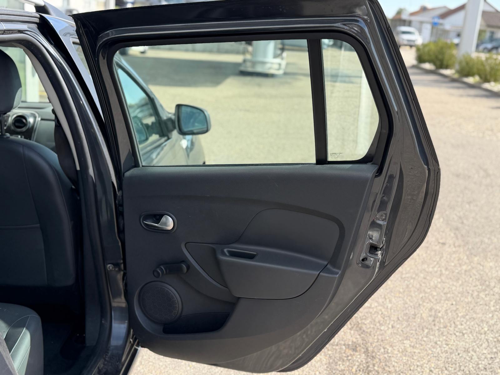 DACIA Logan MCV 0.9 Lauréate Automatic-image-11