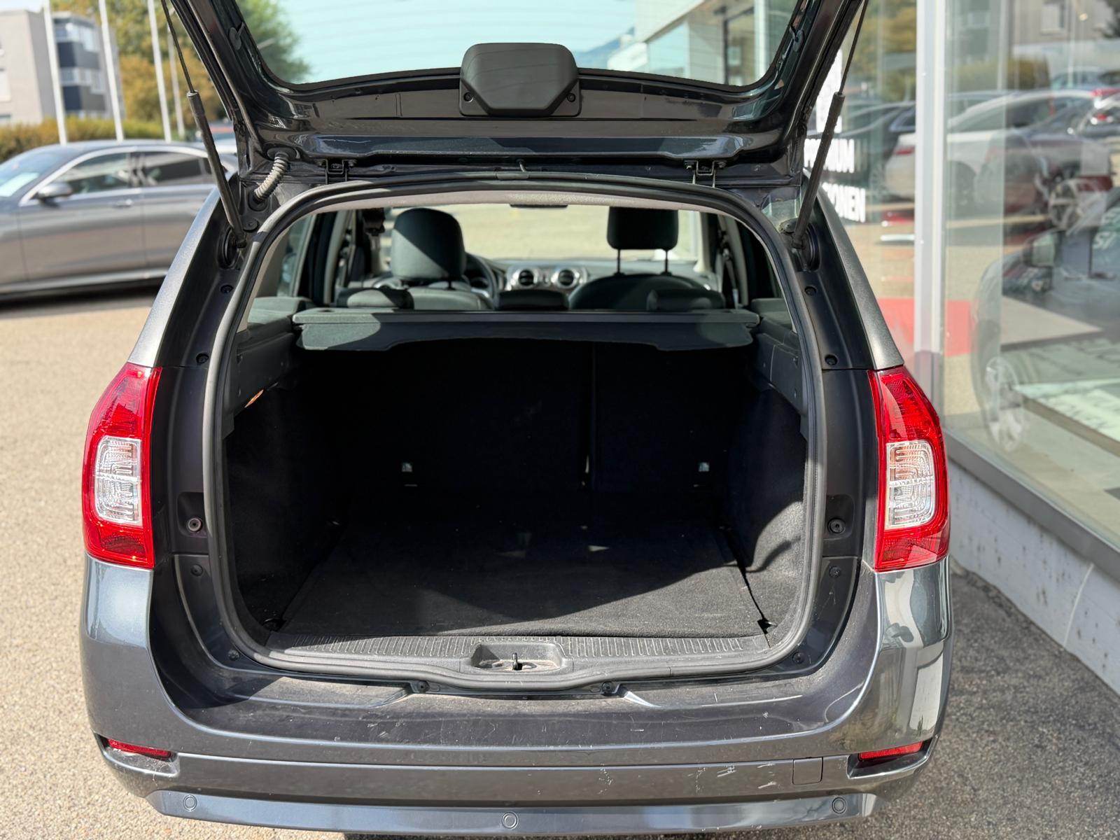 DACIA Logan MCV 0.9 Lauréate Automatic-image-13