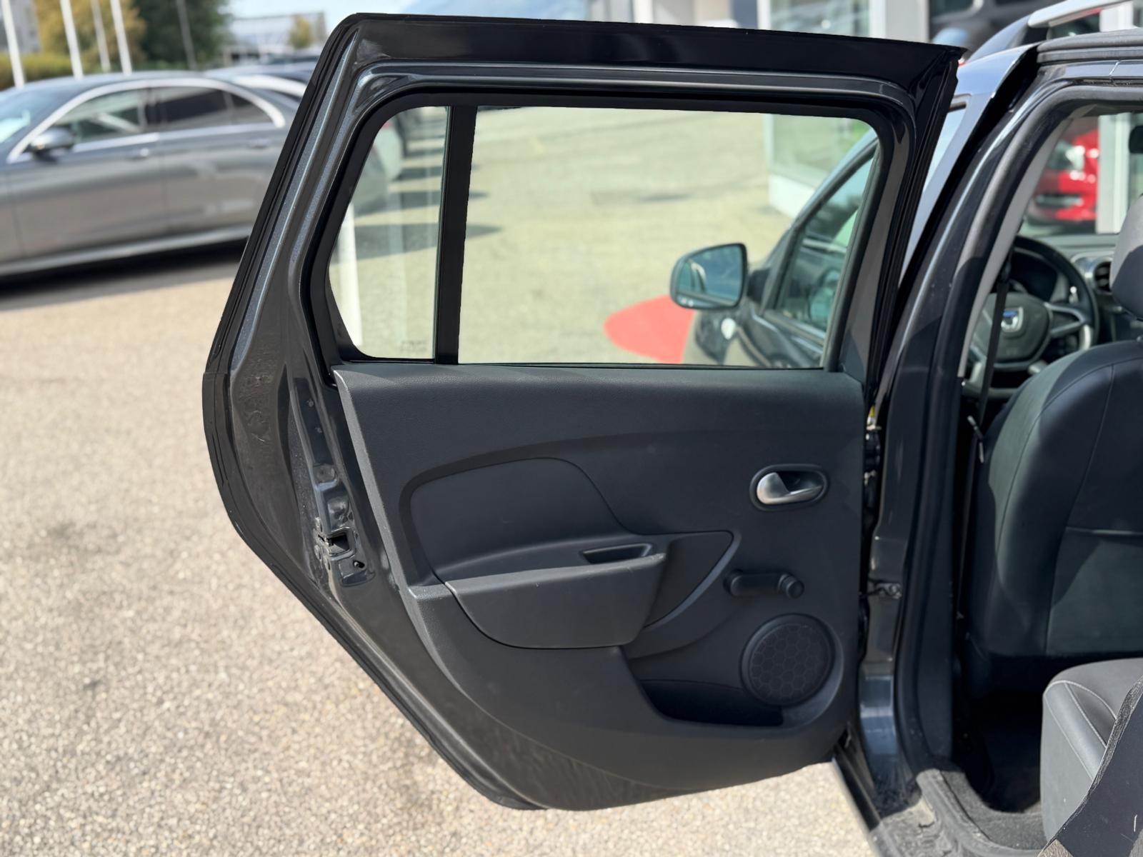 DACIA Logan MCV 0.9 Lauréate Automatic-image-5
