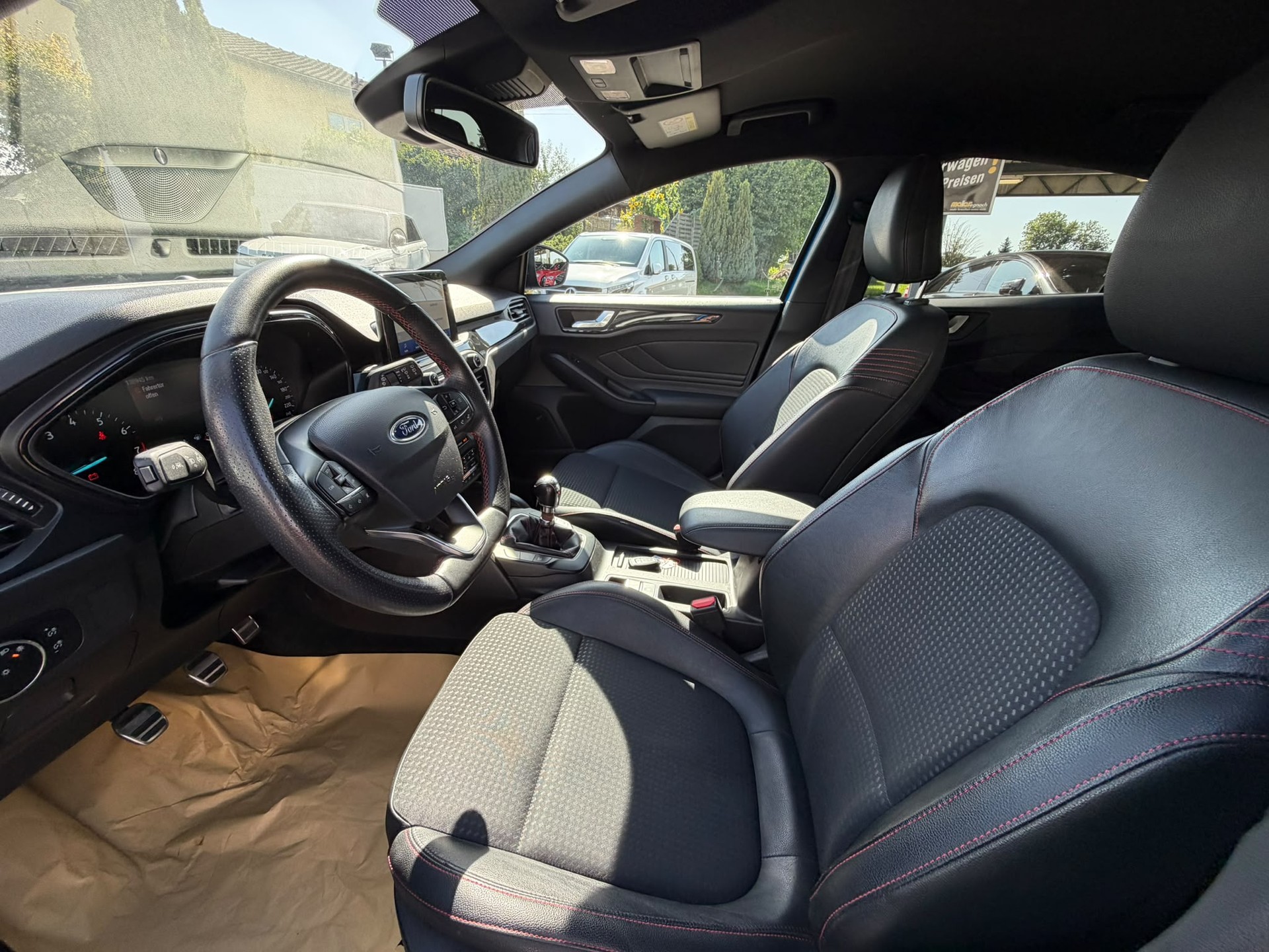 FORD Focus 1.0 SCTi ST Line-image-12