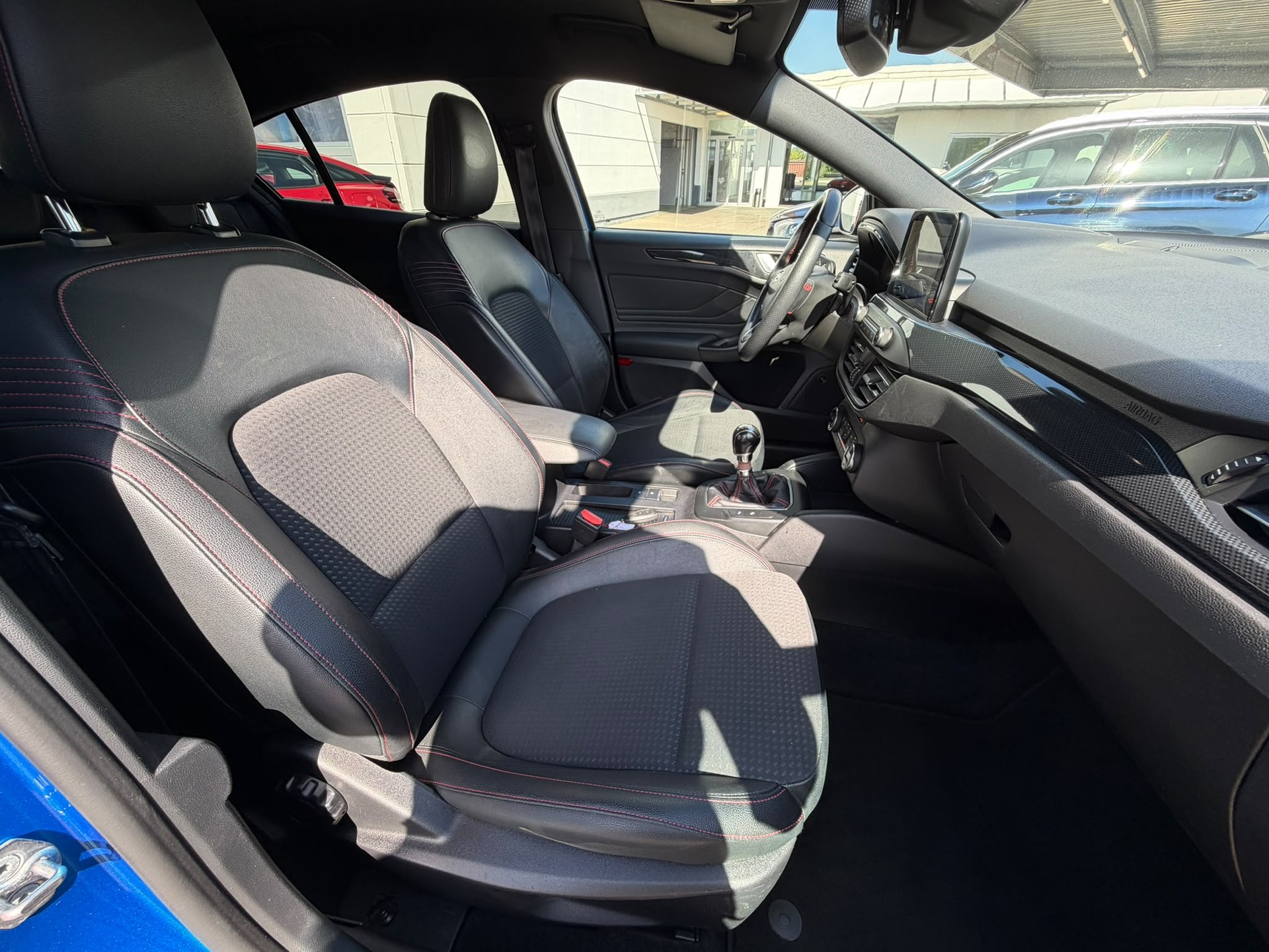 FORD Focus 1.0 SCTi ST Line-image-13