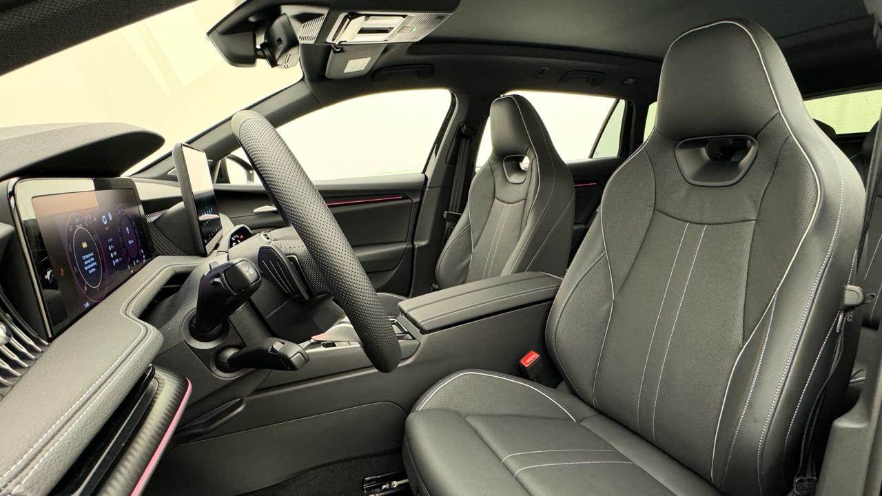 SKODA Superb Combi 2.0 TSI Sportline 4x4 DSG-image-4