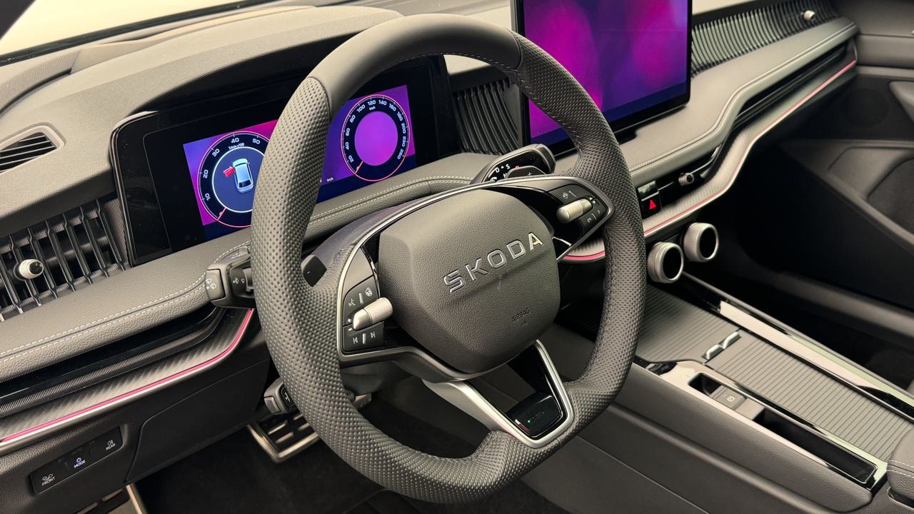 SKODA Superb Combi 2.0 TSI Sportline 4x4 DSG-image-6